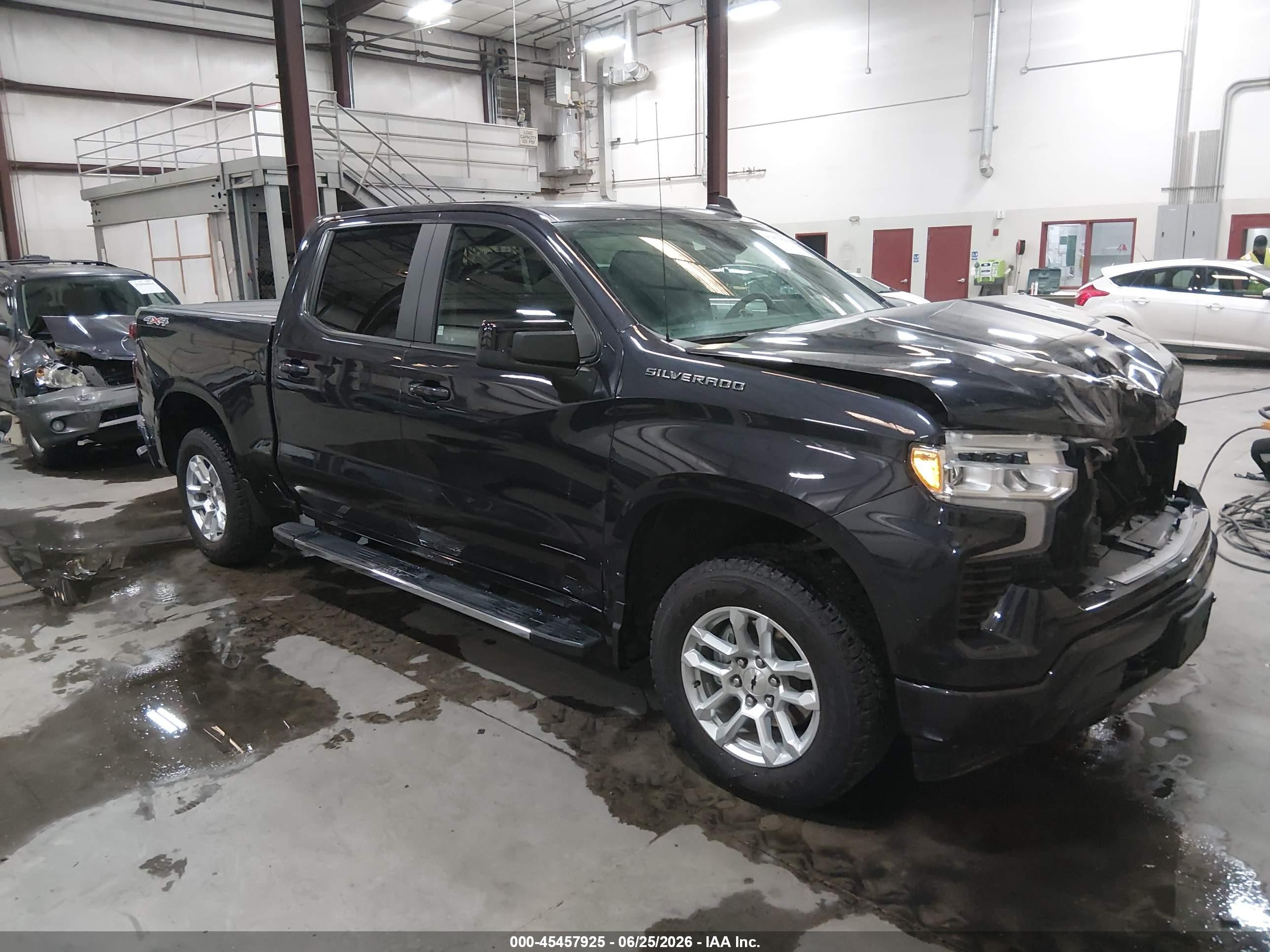 2023 Chevrolet Silverado 1500 VIN 2GCUDEED2P1112005 — IAAI salvage auction photo