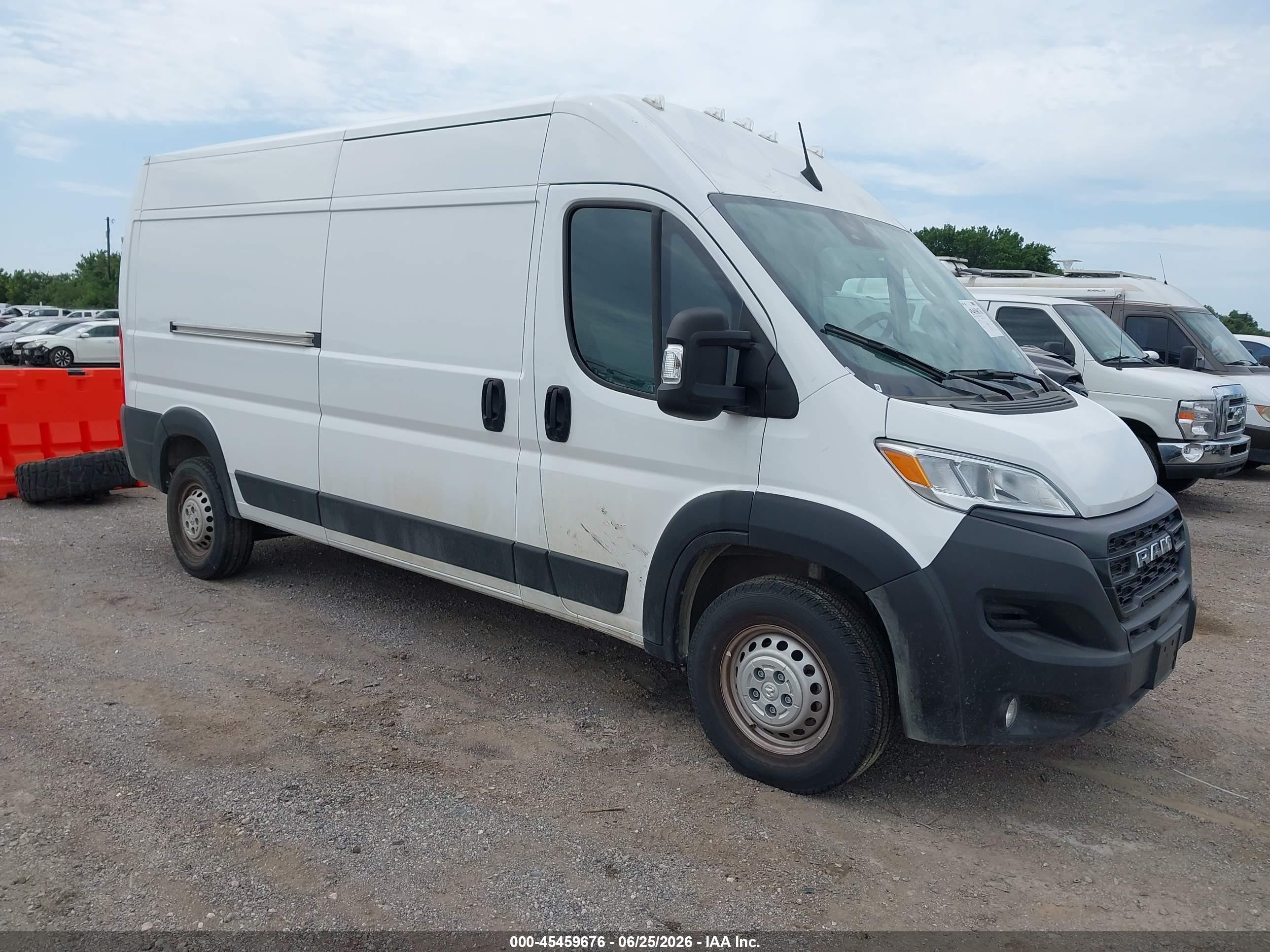 2026 Ram ProMaster 2500 VIN 3C6LRVDG3TE152414 — IAAI salvage auction photo