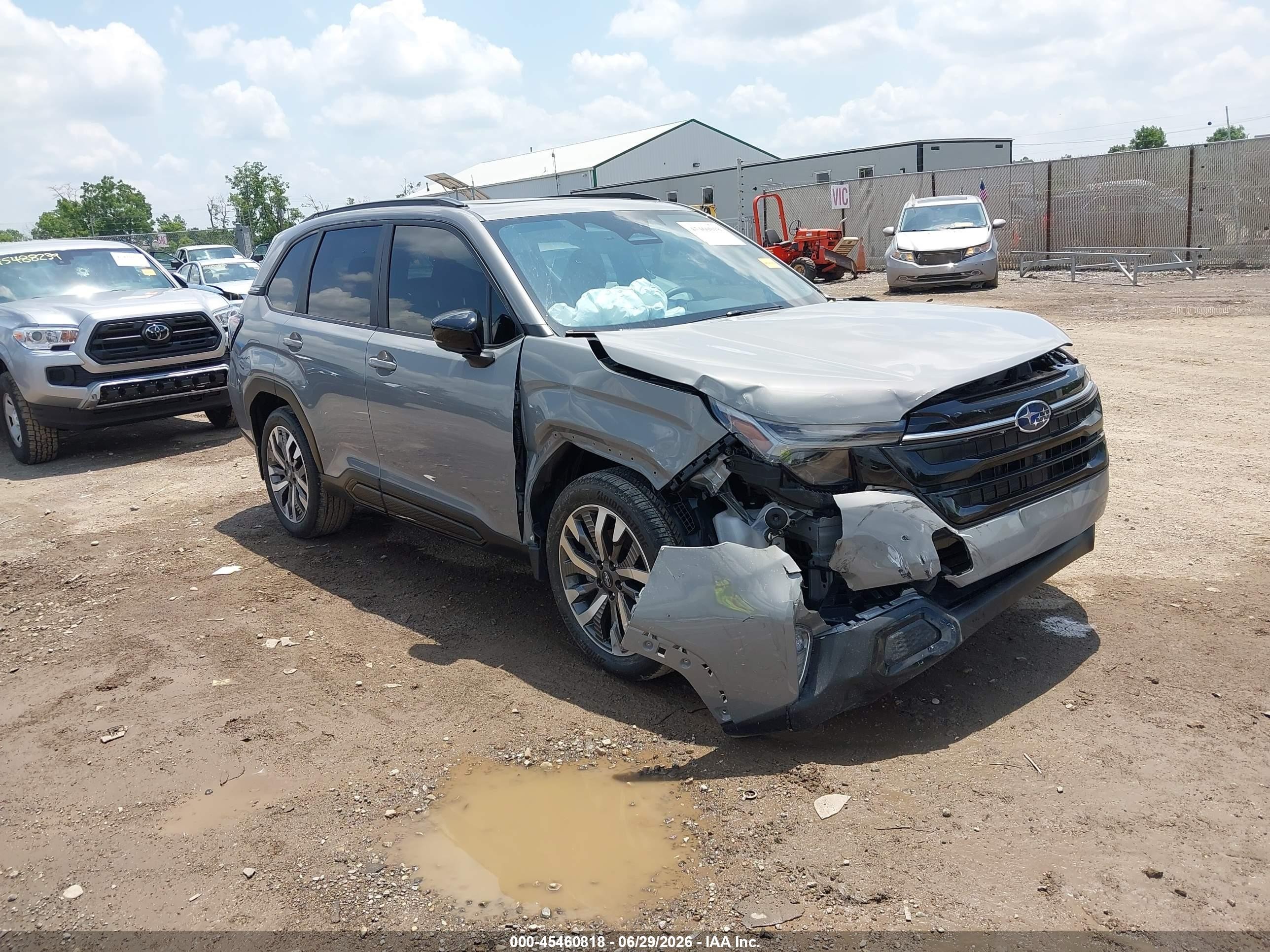 2025 Subaru Forester VIN JF2SLDTC3SH588396 — IAAI salvage auction photo