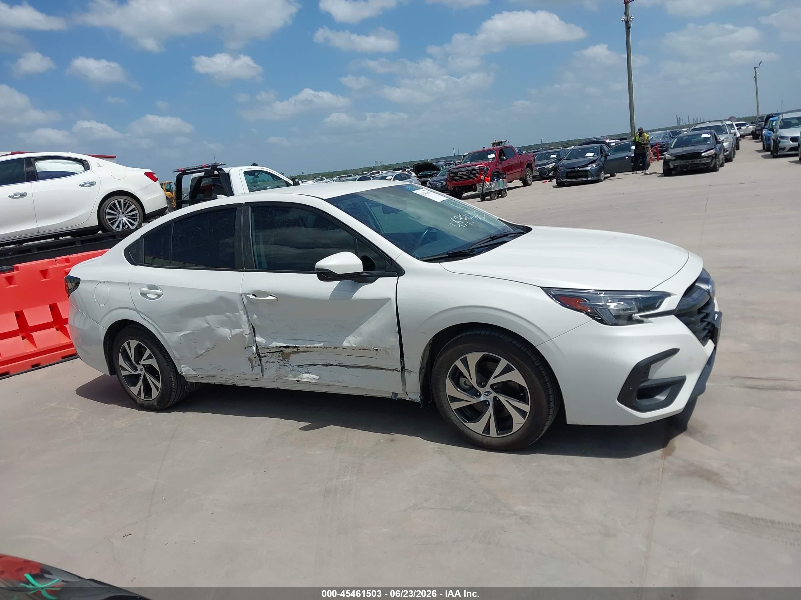 2025 Subaru LEGACY VIN 4S3BWAC60S3026743 IAAI salvage auction — Side, Original (Texas), sold $8,600 on 2026-09-08 (photo 6)