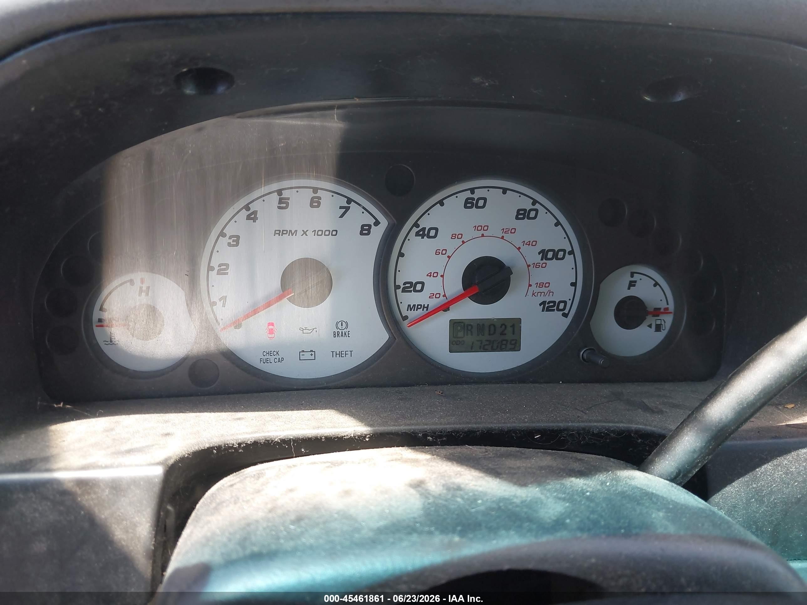 2001 Ford Escape VIN 1FMCU04151KF72915 IAAI salvage auction — Normal Wear, Clear - Dealer Only (California), sold $275 on 2026-07-09 (photo 7)