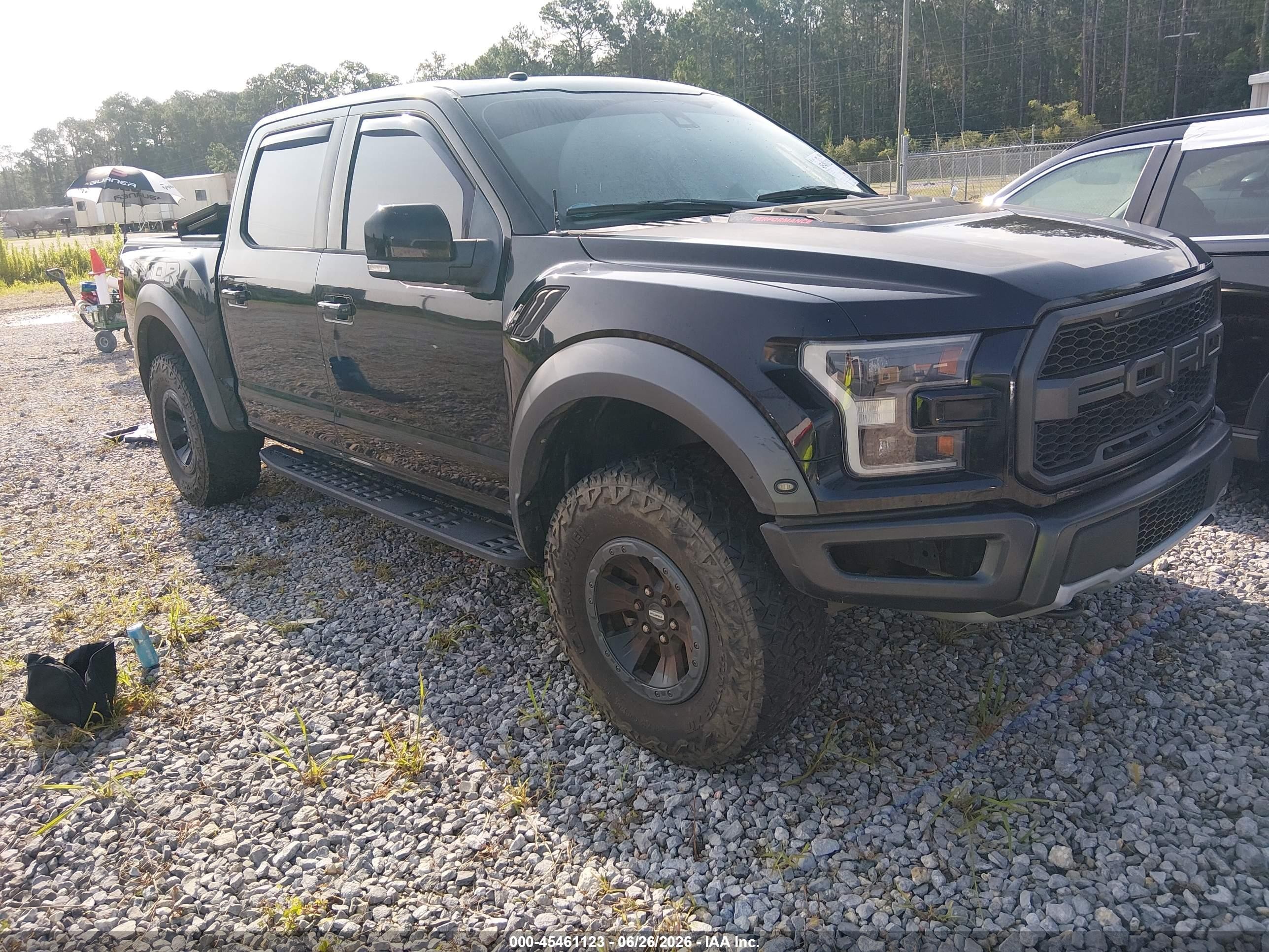 2018 Ford F-150 VIN 1FTFW1RGXJFC76554 — IAAI salvage auction photo