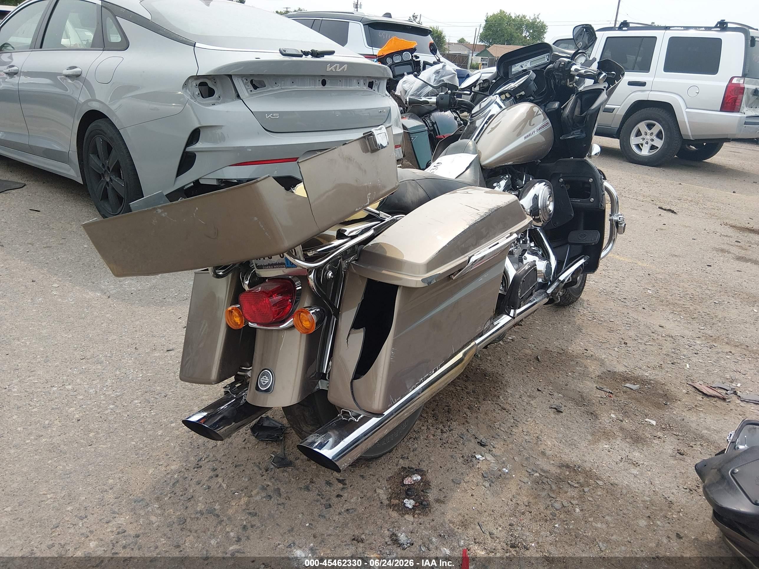 2004 Harley-davidson Road glide VIN 1HD1FSW144Y616062 IAAI salvage auction — All Over, Salvage (Colorado), sold $100 on 2026-09-09 (photo 4)