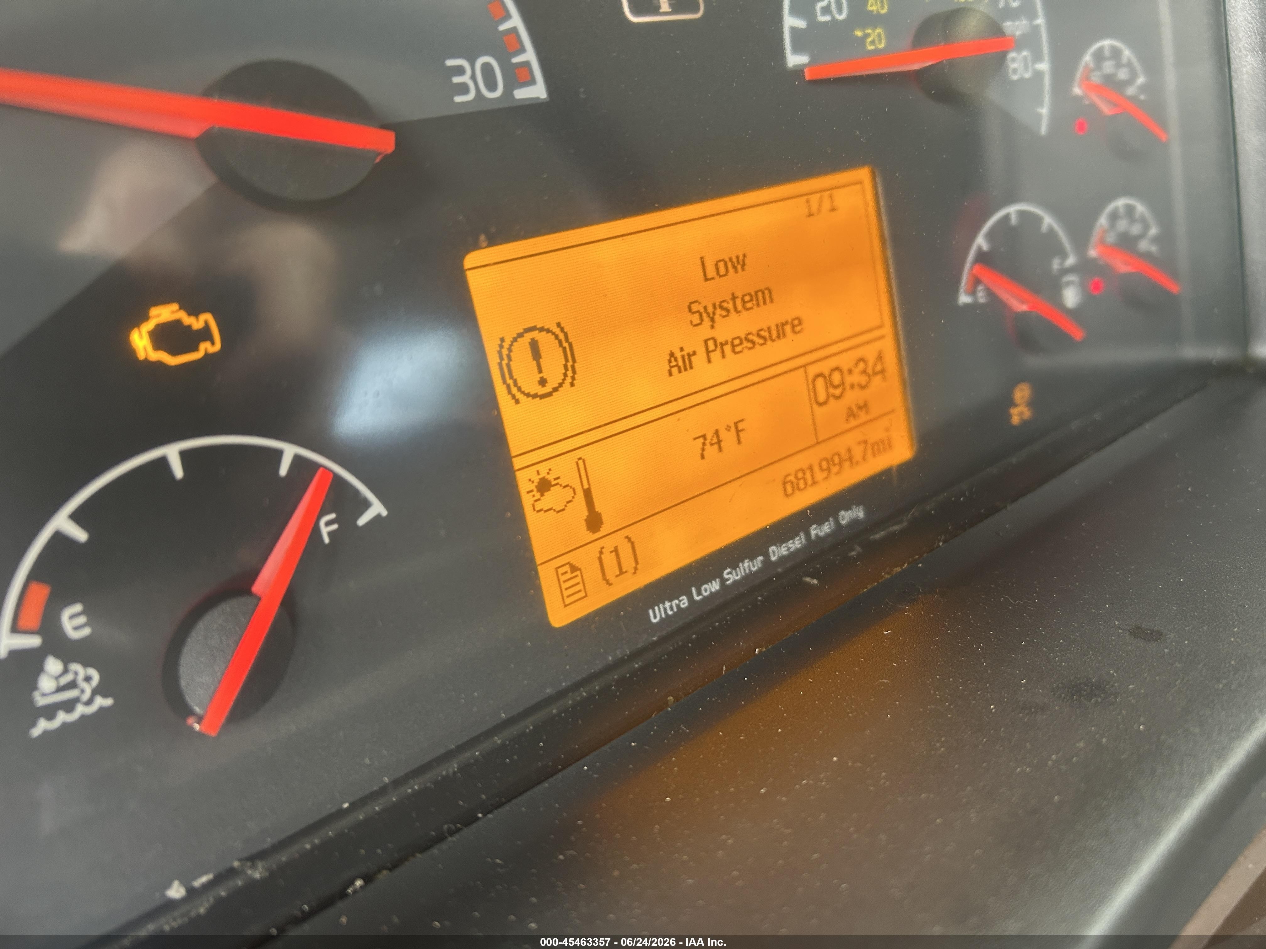 2014 Volvo Vah VIN 4V5R99DG5EN159597 IAAI salvage auction — Normal Wear, Clear (South Carolina), sold $15,000 on 2026-07-16 (photo 7)