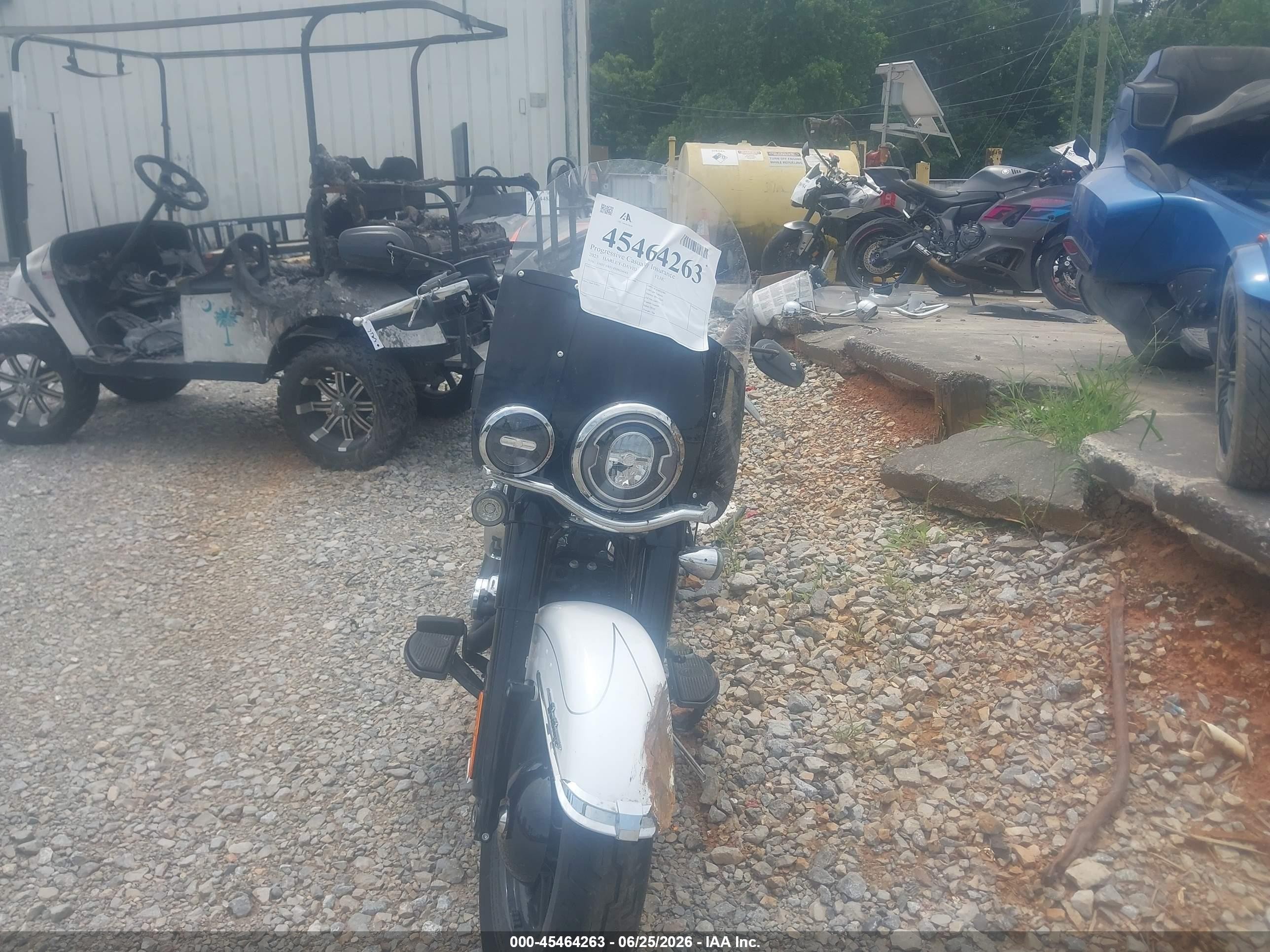 2025 Harley-davidson Softail VIN 1HD1YA914SB026041 IAAI salvage auction — Side, Clear (Michigan), sold $5,350 on 2026-09-08 (photo 5)