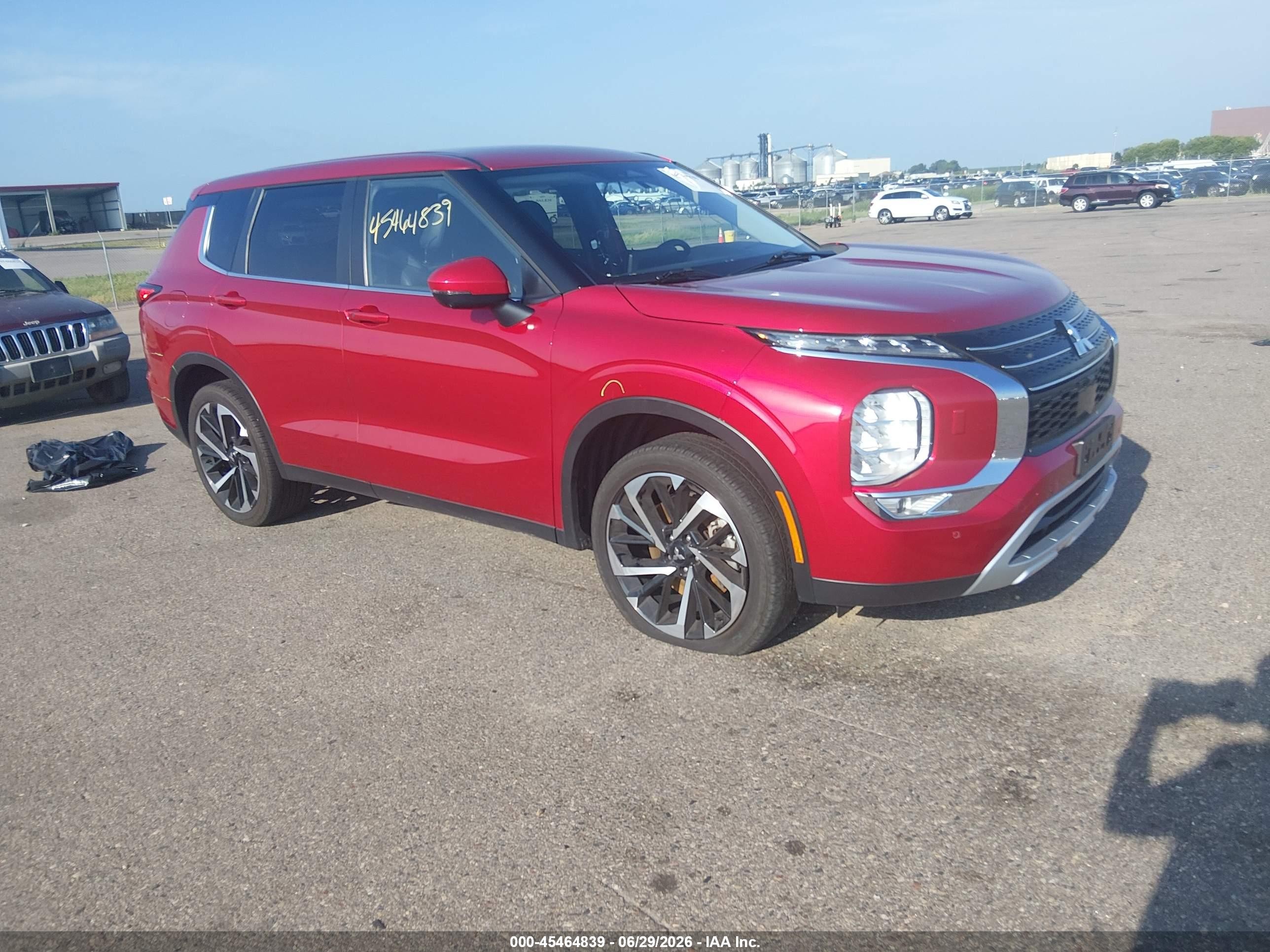 2024 Mitsubishi Outlander VIN JA4J4VA8XRZ046819 — IAAI salvage auction photo