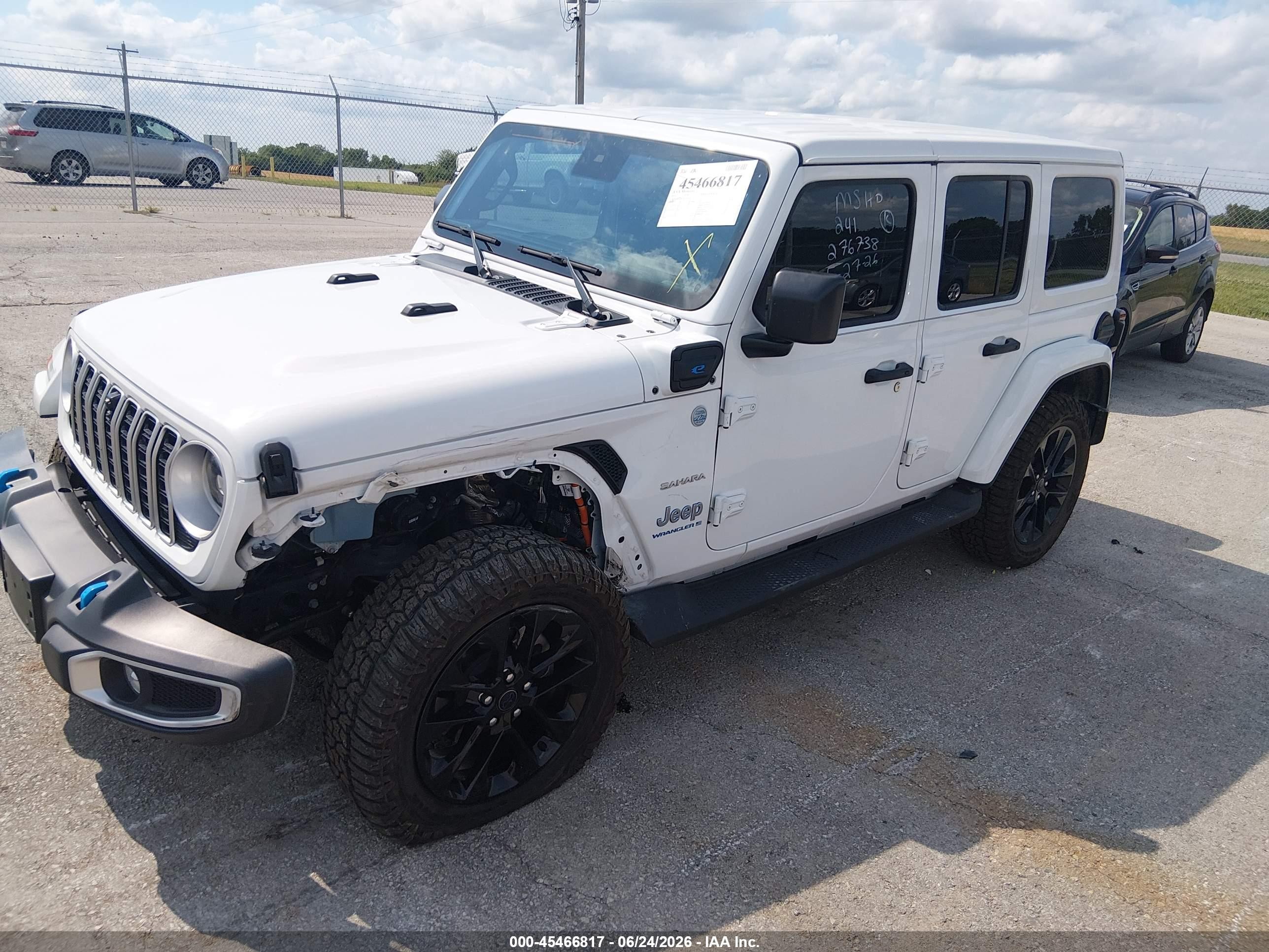 2024 Jeep VIN 1C4RJXP62RW206941 IAAI salvage auction — Side, Salvage (Missouri), sold $17,100 on 2026-09-12 (photo 2)