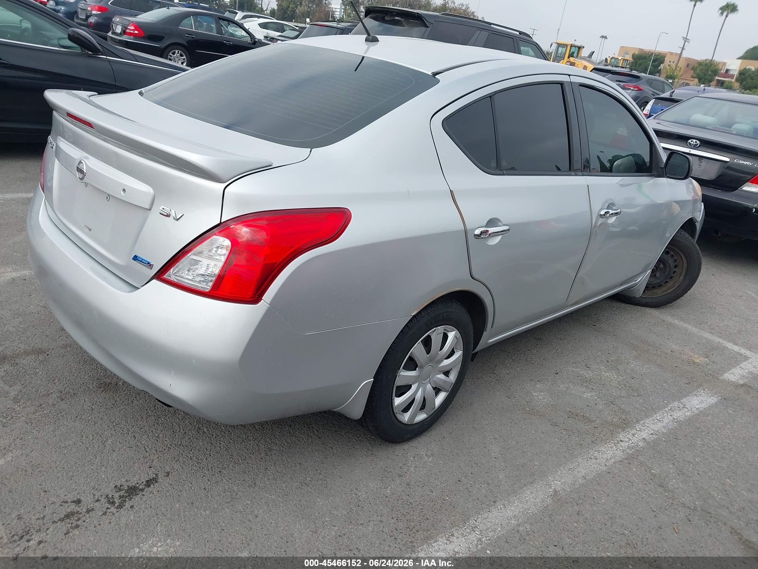 2014 Nissan Versa VIN 3N1CN7AP0EK458093 IAAI salvage auction — Normal Wear, Salvage (California), sold $475 on 2026-07-09 (photo 4)