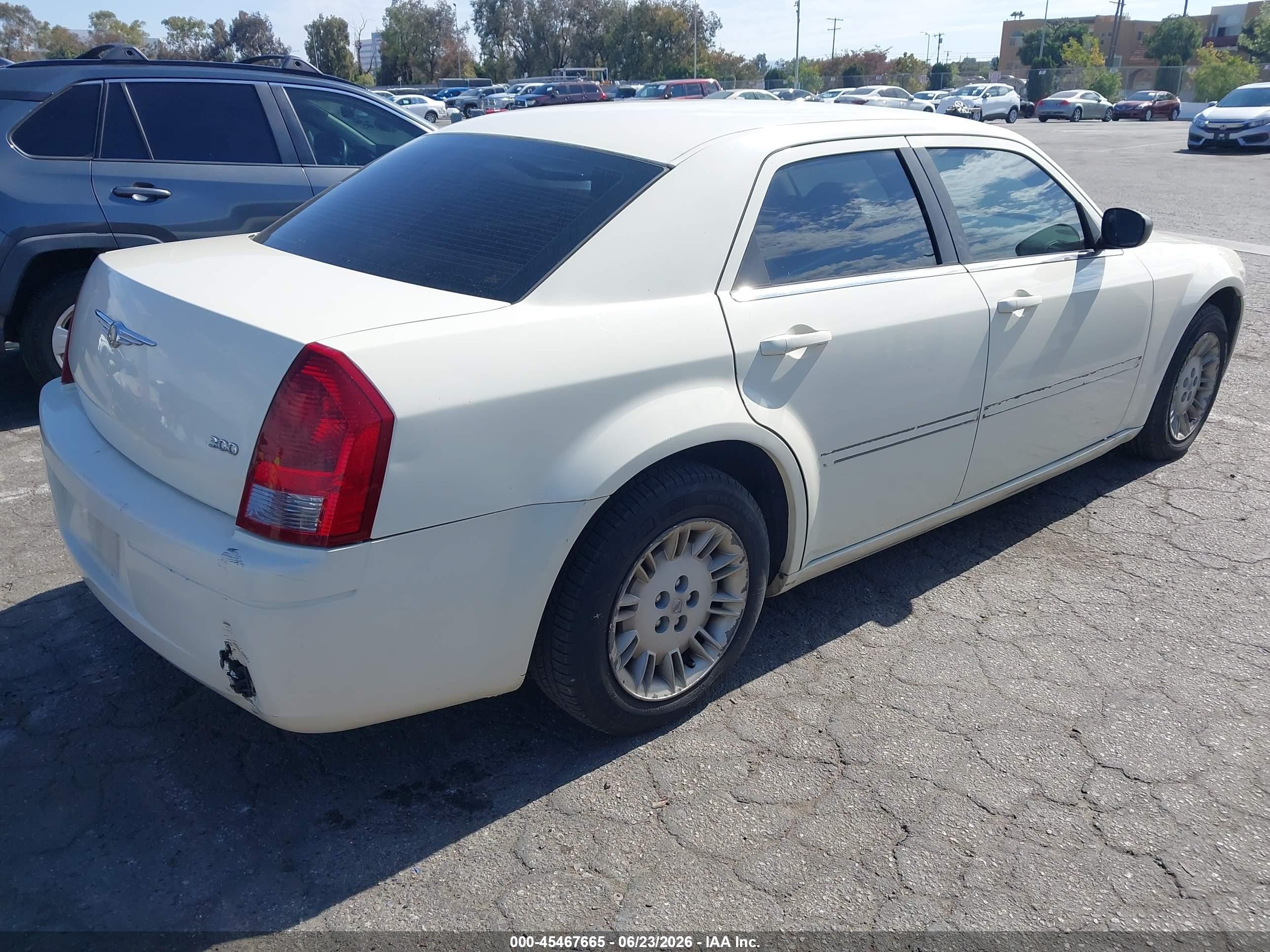 2006 Chrysler 300 VIN 2C3KA43R86H313796 IAAI salvage auction — Rear End, Clear - Dealer Only (California), sold $250 on 2026-07-09 (photo 4)