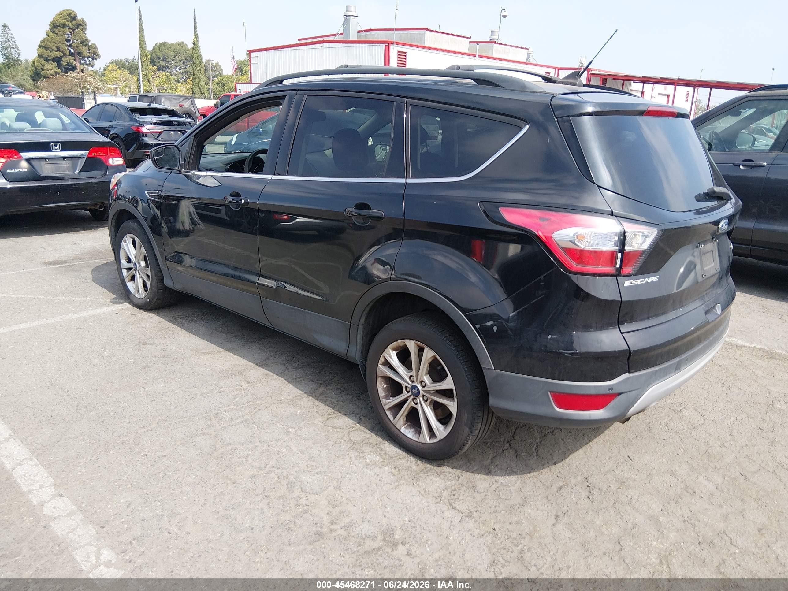 2018 Ford Escape VIN 1FMCU9GD4JUC88626 IAAI salvage auction — Normal Wear, Clear - Dealer Only (California), sold $900 on 2026-07-09 (photo 3)