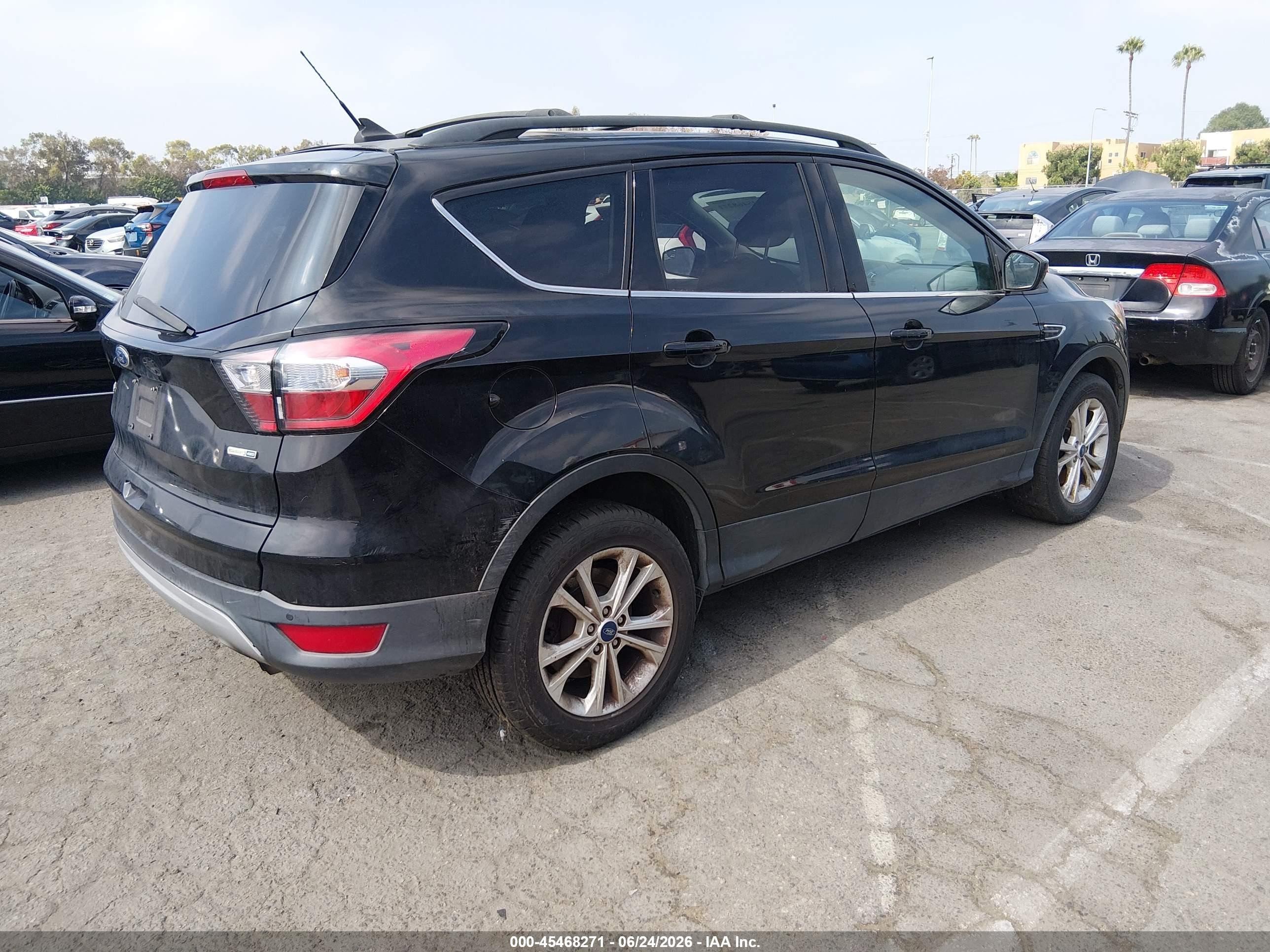 2018 Ford Escape VIN 1FMCU9GD4JUC88626 IAAI salvage auction — Normal Wear, Clear - Dealer Only (California), sold $900 on 2026-07-09 (photo 4)