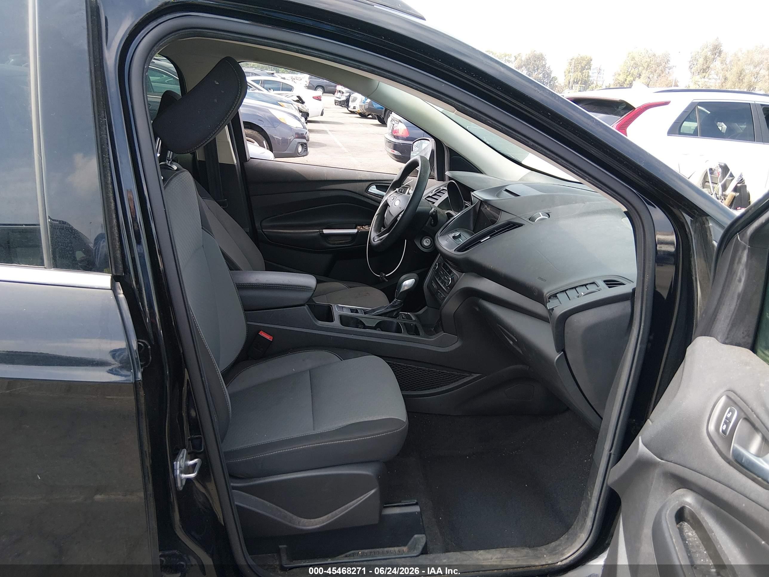 2018 Ford Escape VIN 1FMCU9GD4JUC88626 IAAI salvage auction — Normal Wear, Clear - Dealer Only (California), sold $900 on 2026-07-09 (photo 5)