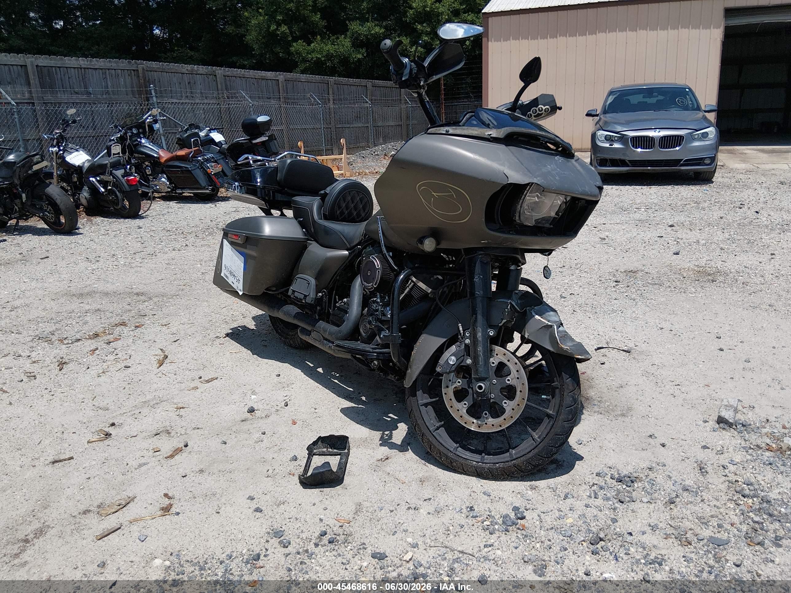 2019 Harley-davidson Road glide VIN 1HD1KTP18KB611785 IAAI salvage auction — Front End, Salvage (South Carolina), sold $1,550 on 2026-09-08 (photo 1)