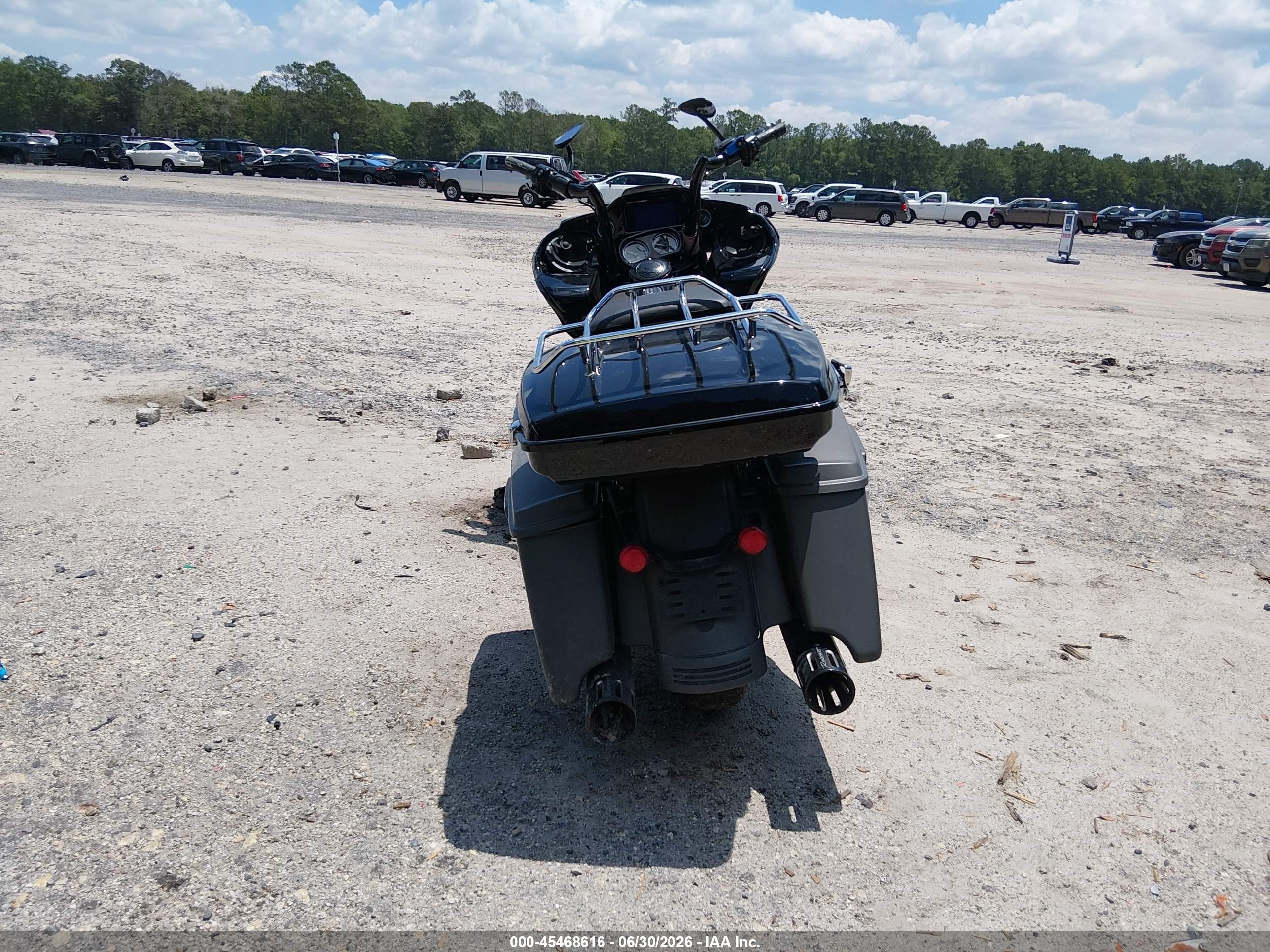 2019 Harley-davidson Road glide VIN 1HD1KTP18KB611785 IAAI salvage auction — Front End, Salvage (South Carolina), sold $1,550 on 2026-09-08 (photo 6)