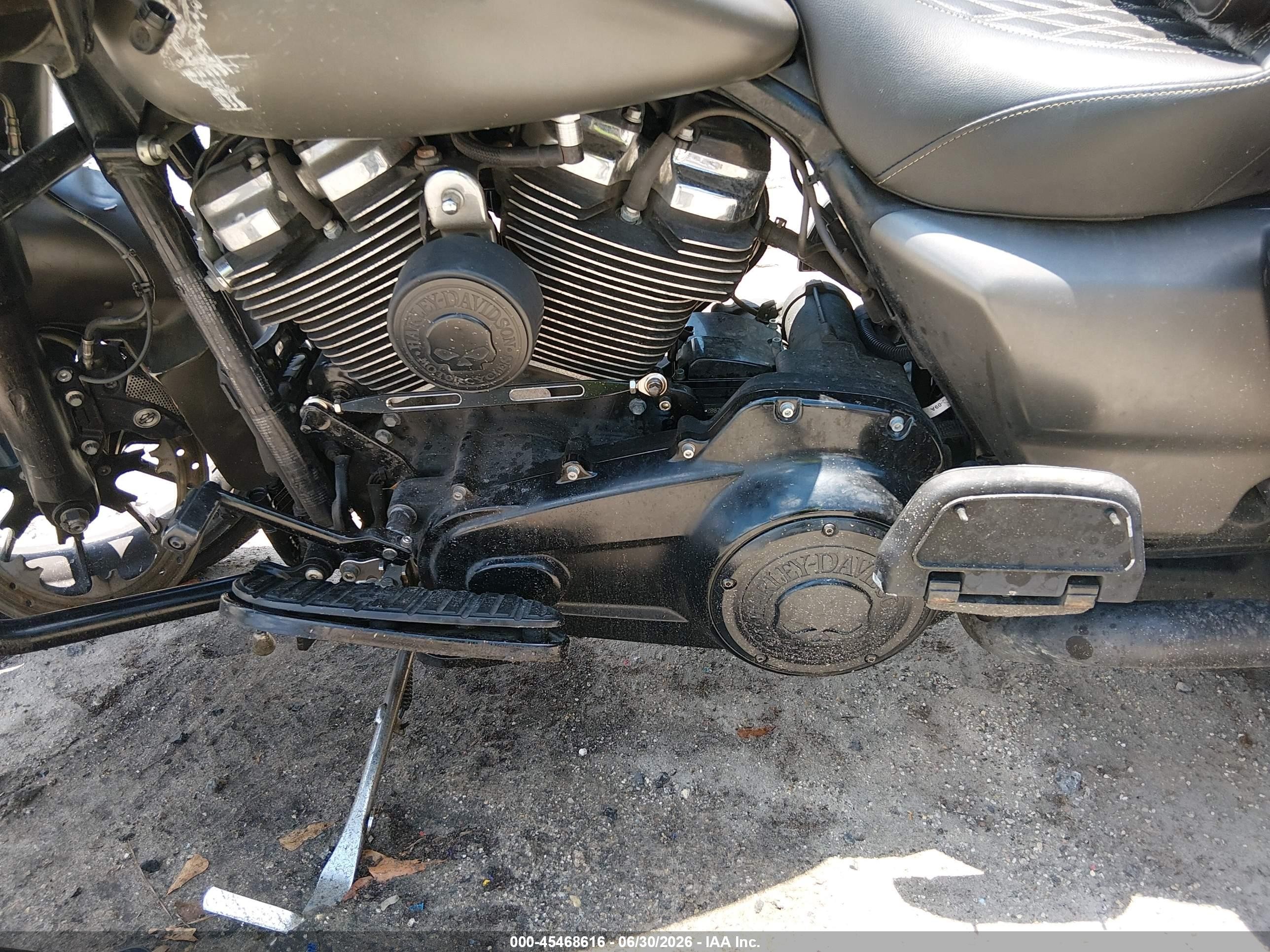 2019 Harley-davidson Road glide VIN 1HD1KTP18KB611785 IAAI salvage auction — Front End, Salvage (South Carolina), sold $1,550 on 2026-09-08 (photo 9)