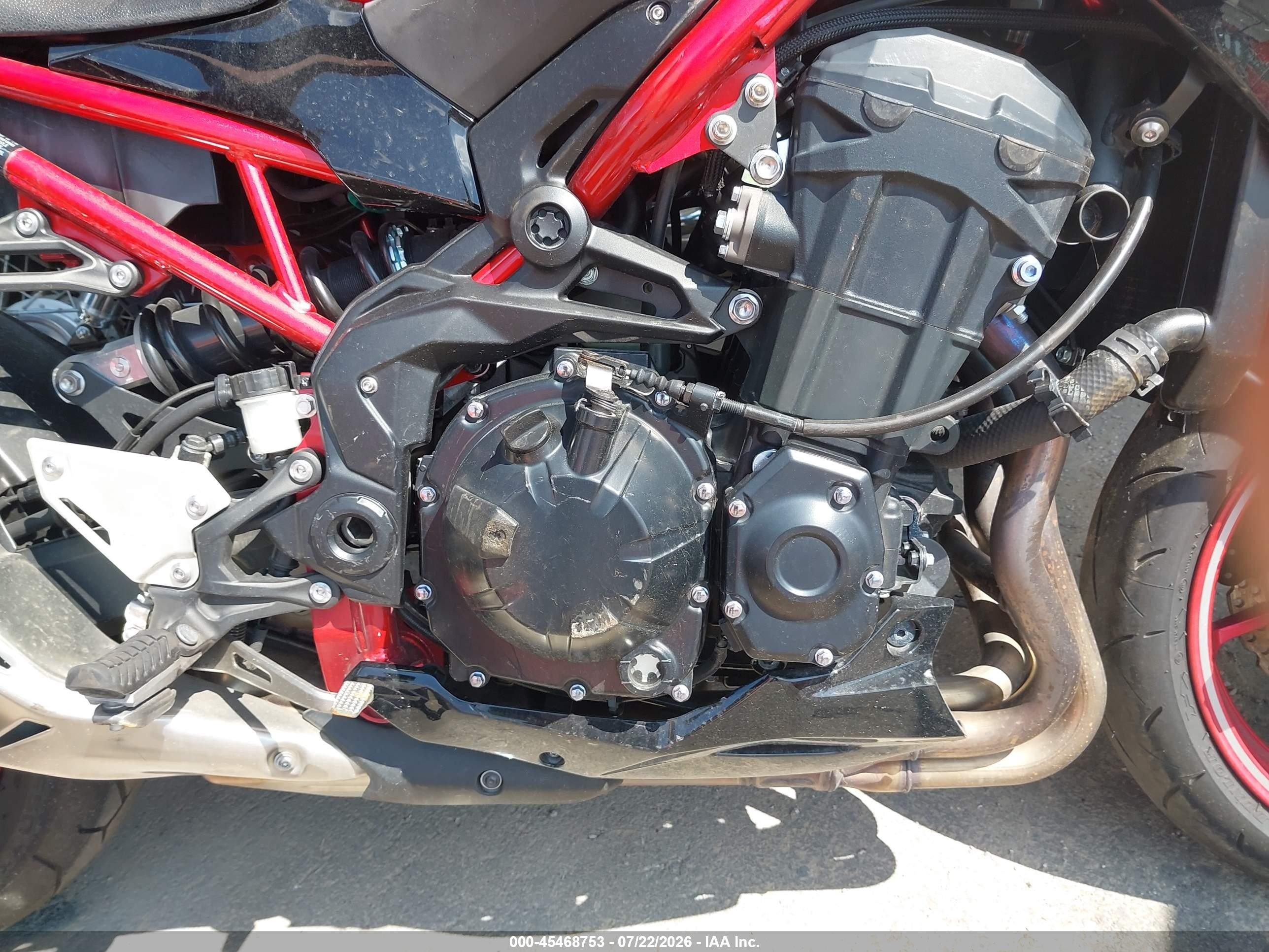 2024 Kawasaki ZR900 VIN ML5ZRDF1XRDA71634 IAAI salvage auction — Unknown, Salvage (Illinois), sold $3,550 on 2026-09-09 (photo 8)