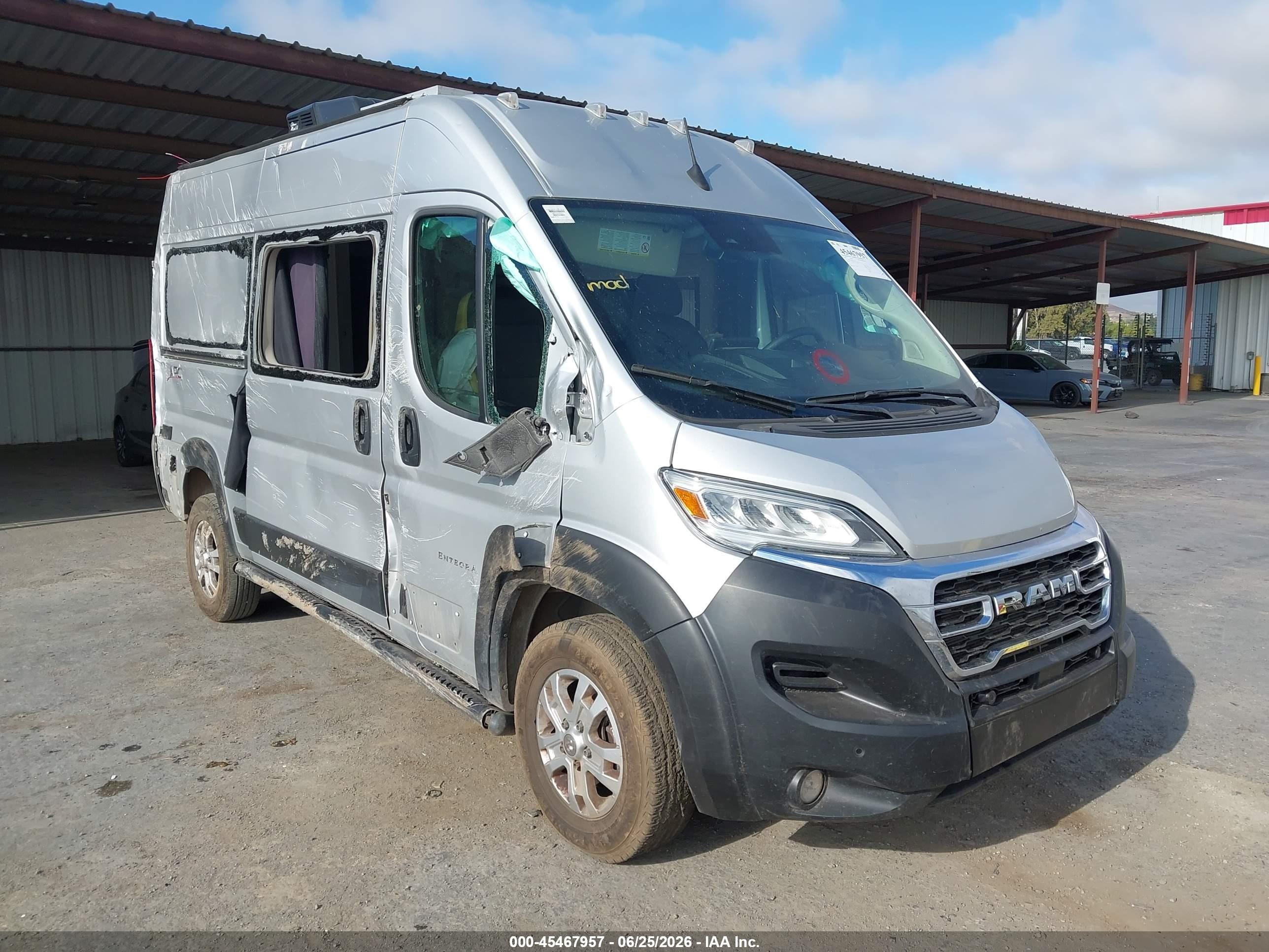 2024 Ram ProMaster 1500 VIN 3C6LRVBG6RE110170 — IAAI salvage auction photo
