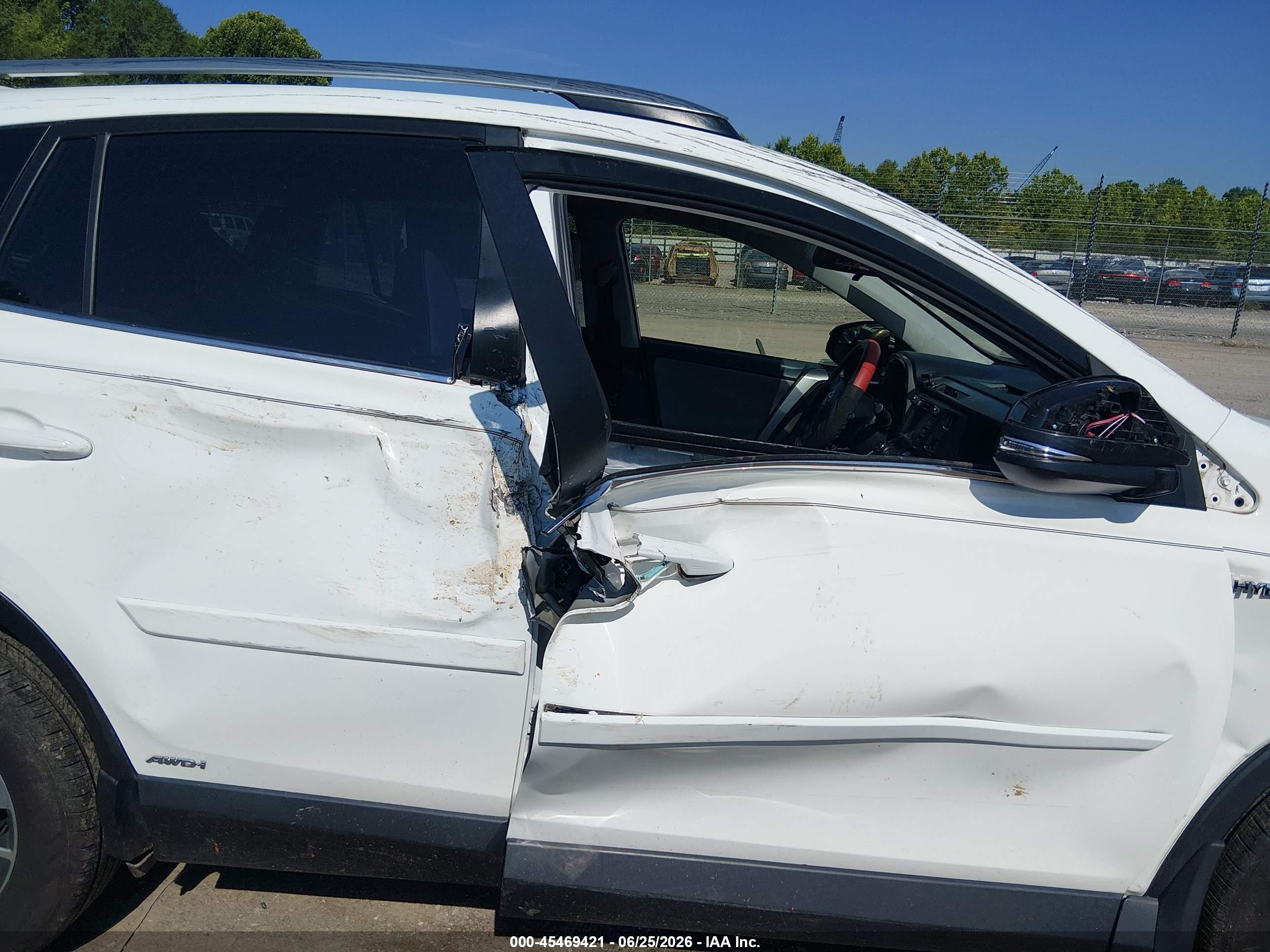 2017 Toyota RAV4 Hybrid VIN JTMRJREV5HD061135 IAAI salvage auction — Side, Salvage (Tennessee), sold $4,550 on 2026-07-10 (photo 6)