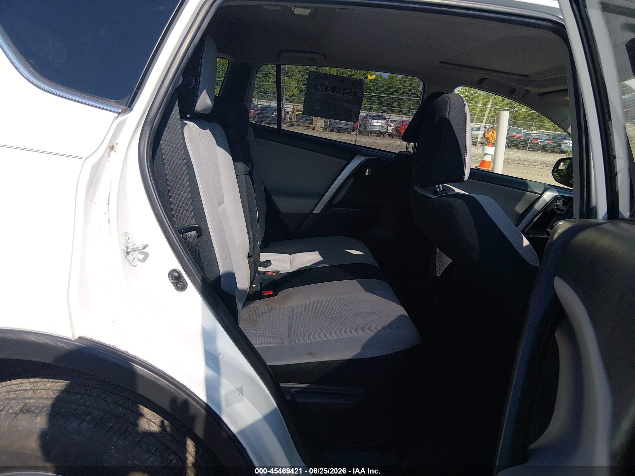 2017 Toyota RAV4 Hybrid VIN JTMRJREV5HD061135 IAAI salvage auction — Side, Salvage (Tennessee), sold $4,550 on 2026-07-10 (photo 8)