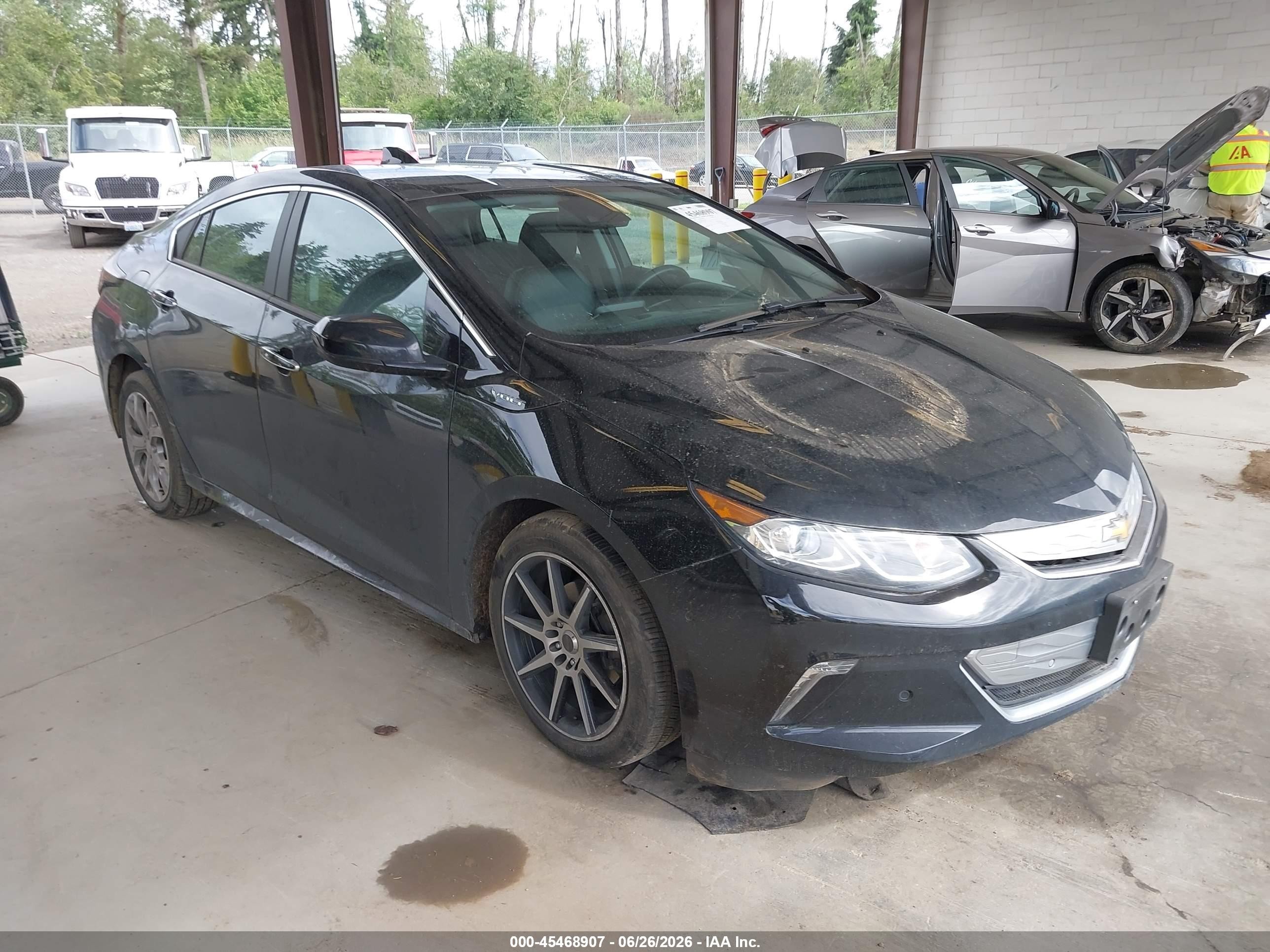 2018 Chevrolet Volt VIN 1G1RB6S54JU154856 IAAI salvage auction — Side, Bill Of Sale (Washington), sold $2,400 on 2026-07-12 (photo 1)