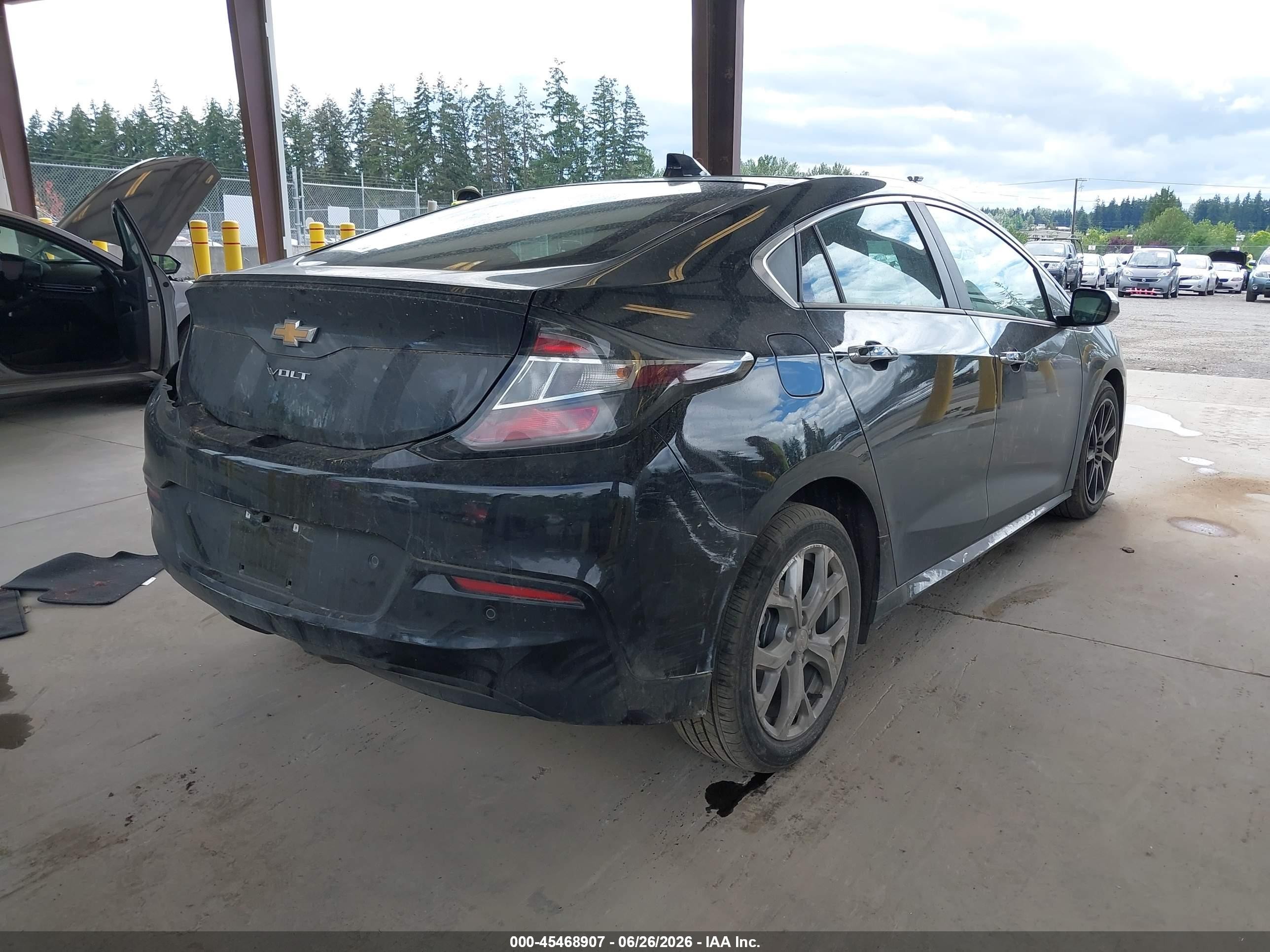 2018 Chevrolet Volt VIN 1G1RB6S54JU154856 IAAI salvage auction — Side, Bill Of Sale (Washington), sold $2,400 on 2026-07-12 (photo 4)