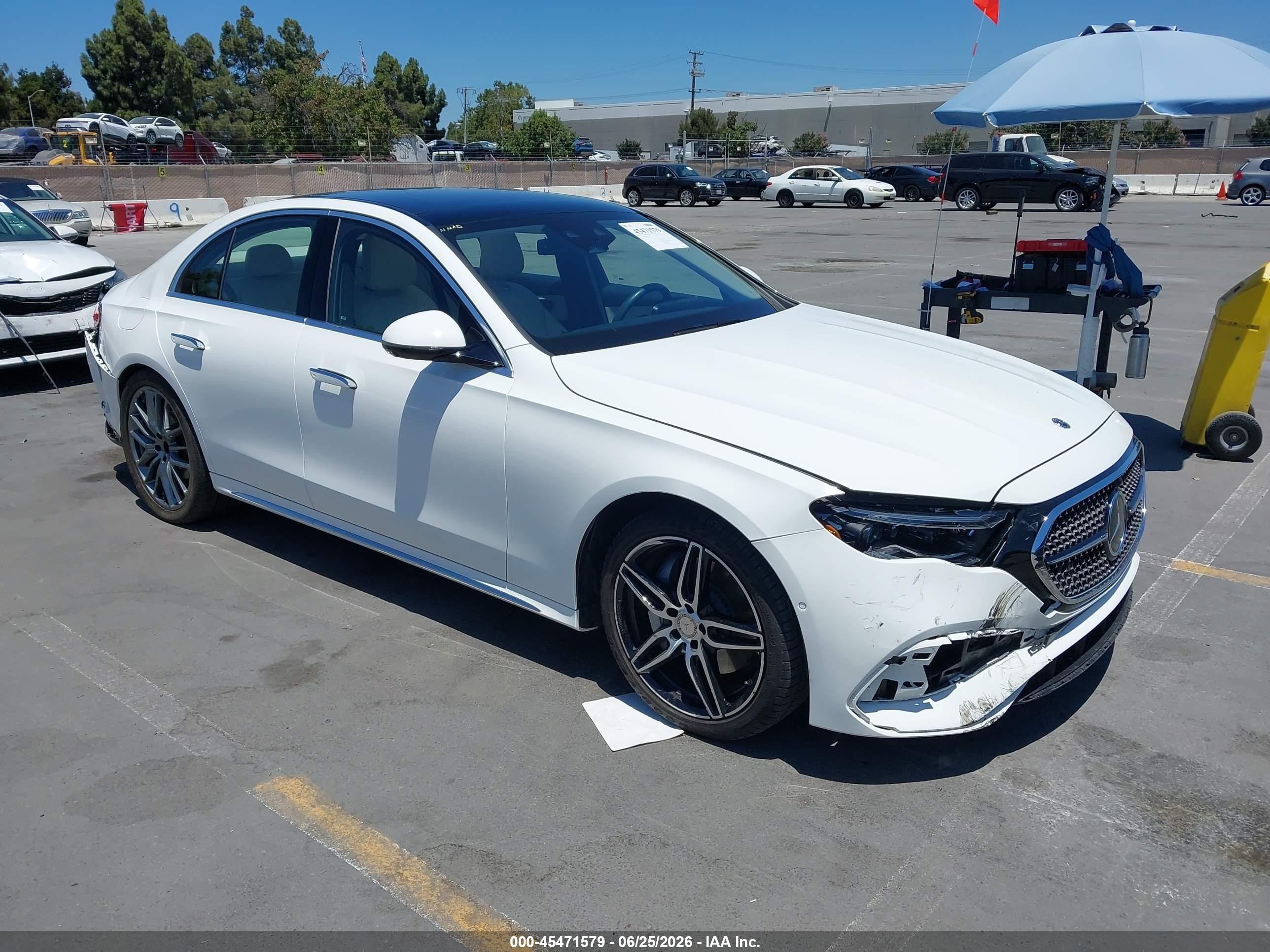 2024 Mercedes-Benz E-Class VIN W1KLF4HB5RA008200 — IAAI salvage auction photo