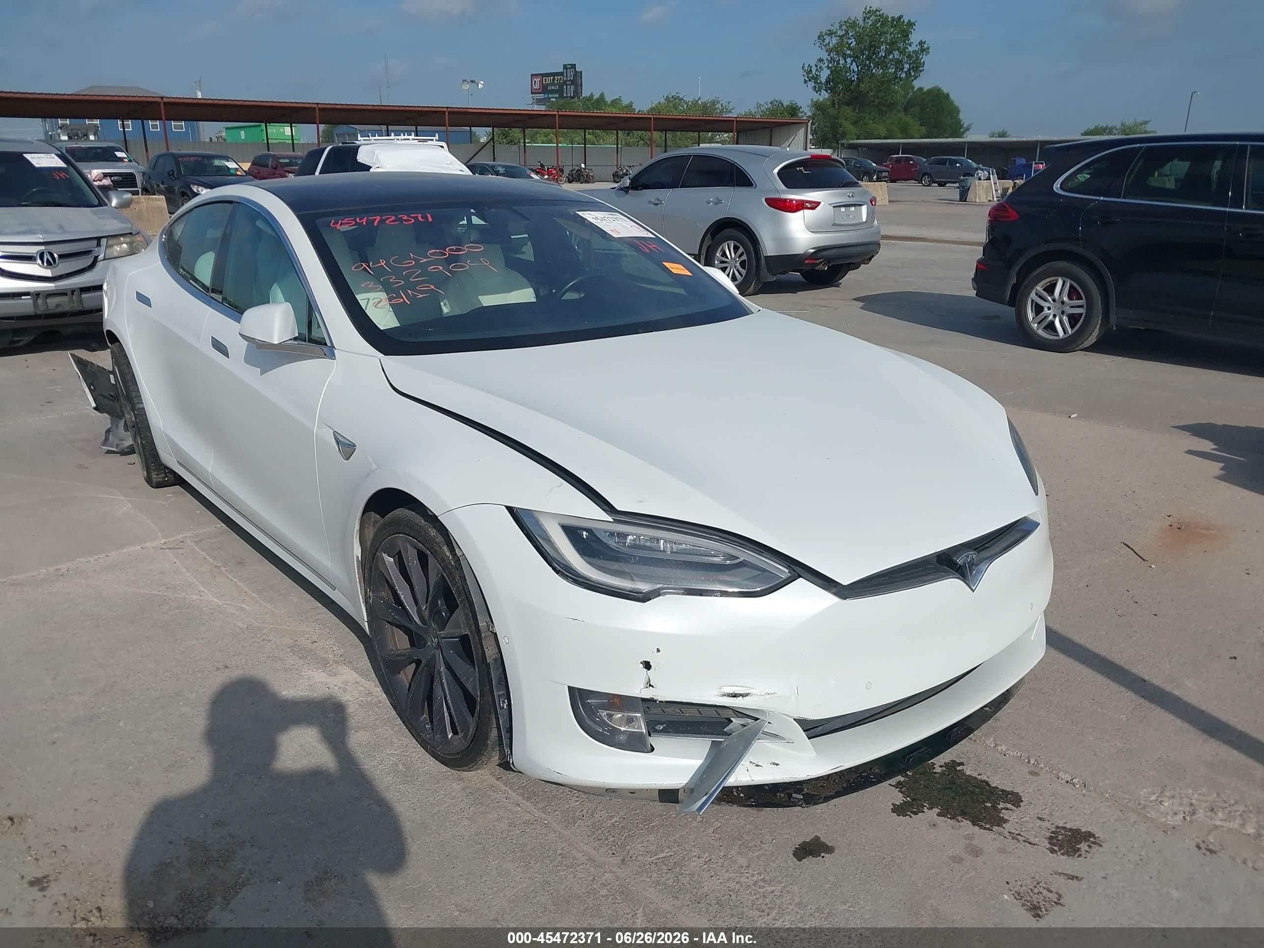 2019 Tesla Model S VIN 5YJSA1E49KF332904 — IAAI salvage auction photo