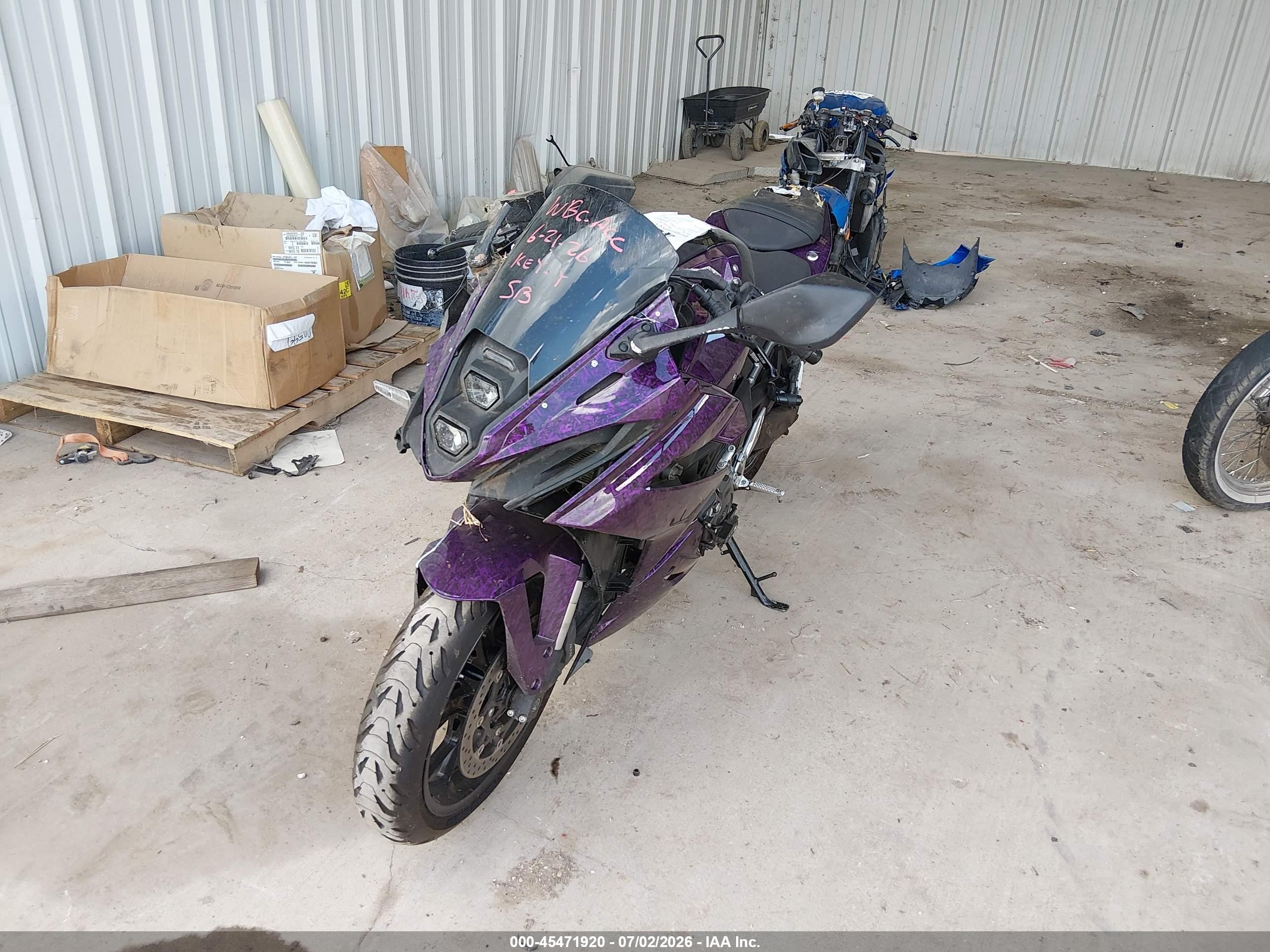 2024 Suzuki Gsx VIN JS1EM13B8R7100455 IAAI salvage auction — Unknown, Salvage (Texas), sold $775 on 2026-09-08 (photo 2)