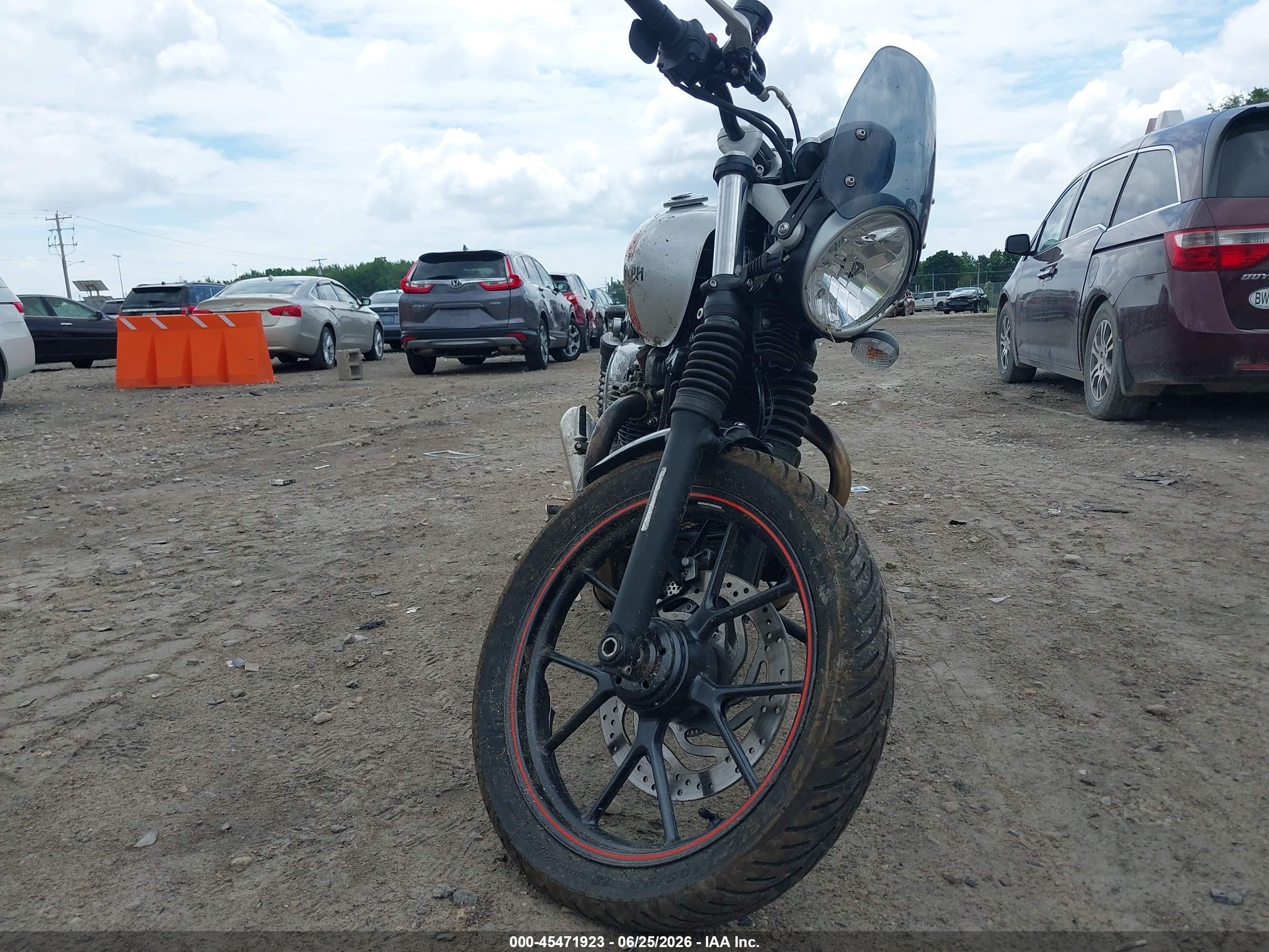 2017 Triumph motorcycle Street VIN SMTD31GN1HT786208 IAAI salvage auction — Front End, Salvage (Illinois), sold $25 on 2026-09-09 (photo 5)