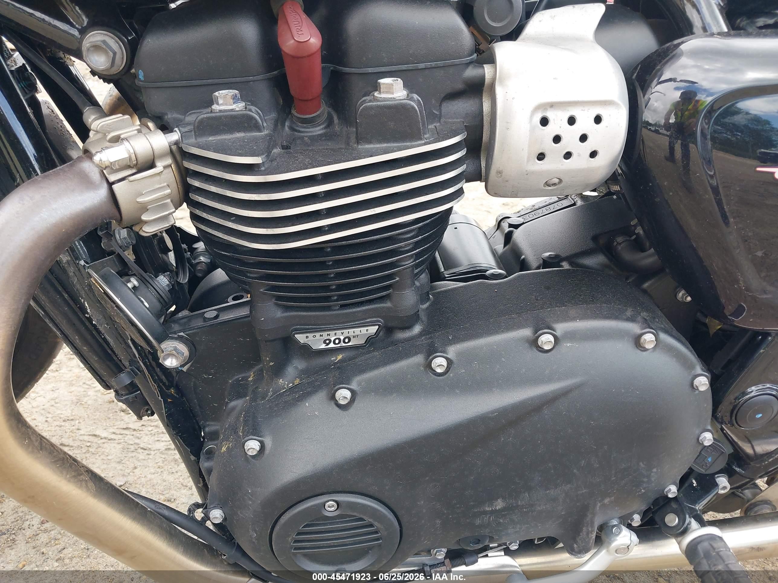 2017 Triumph motorcycle Street VIN SMTD31GN1HT786208 IAAI salvage auction — Front End, Salvage (Illinois), sold $25 on 2026-09-09 (photo 9)