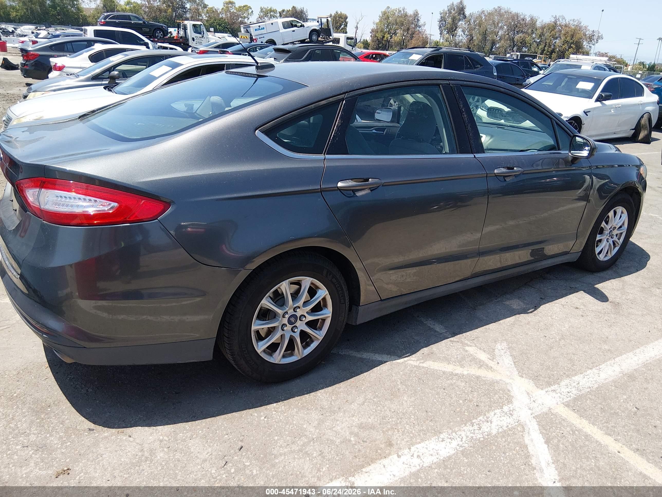 2016 Ford Fusion VIN 3FA6P0G73GR165985 IAAI salvage auction — Normal Wear, Clear - Dealer Only (California), sold $1,000 on 2026-07-09 (photo 4)