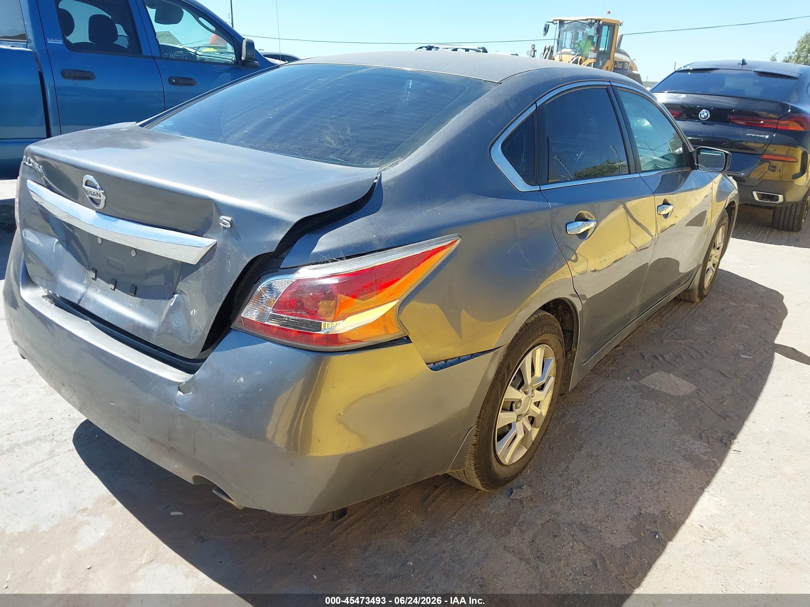 2015 Nissan Altima VIN 1N4AL3AP5FC132466 IAAI salvage auction — Rear End, Salvage (California), sold $1,650 on 2026-07-08 (photo 4)
