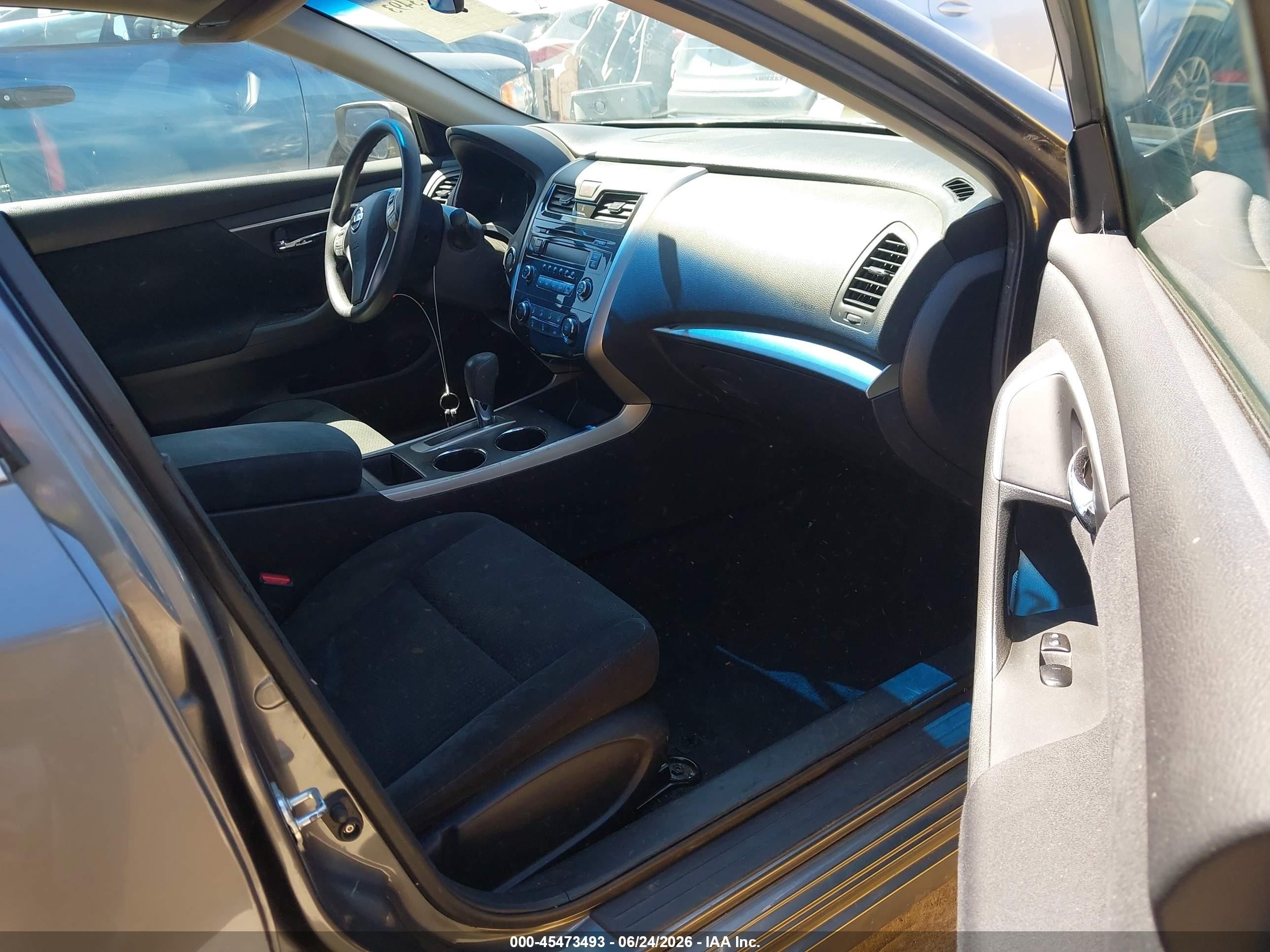 2015 Nissan Altima VIN 1N4AL3AP5FC132466 IAAI salvage auction — Rear End, Salvage (California), sold $1,650 on 2026-07-08 (photo 5)