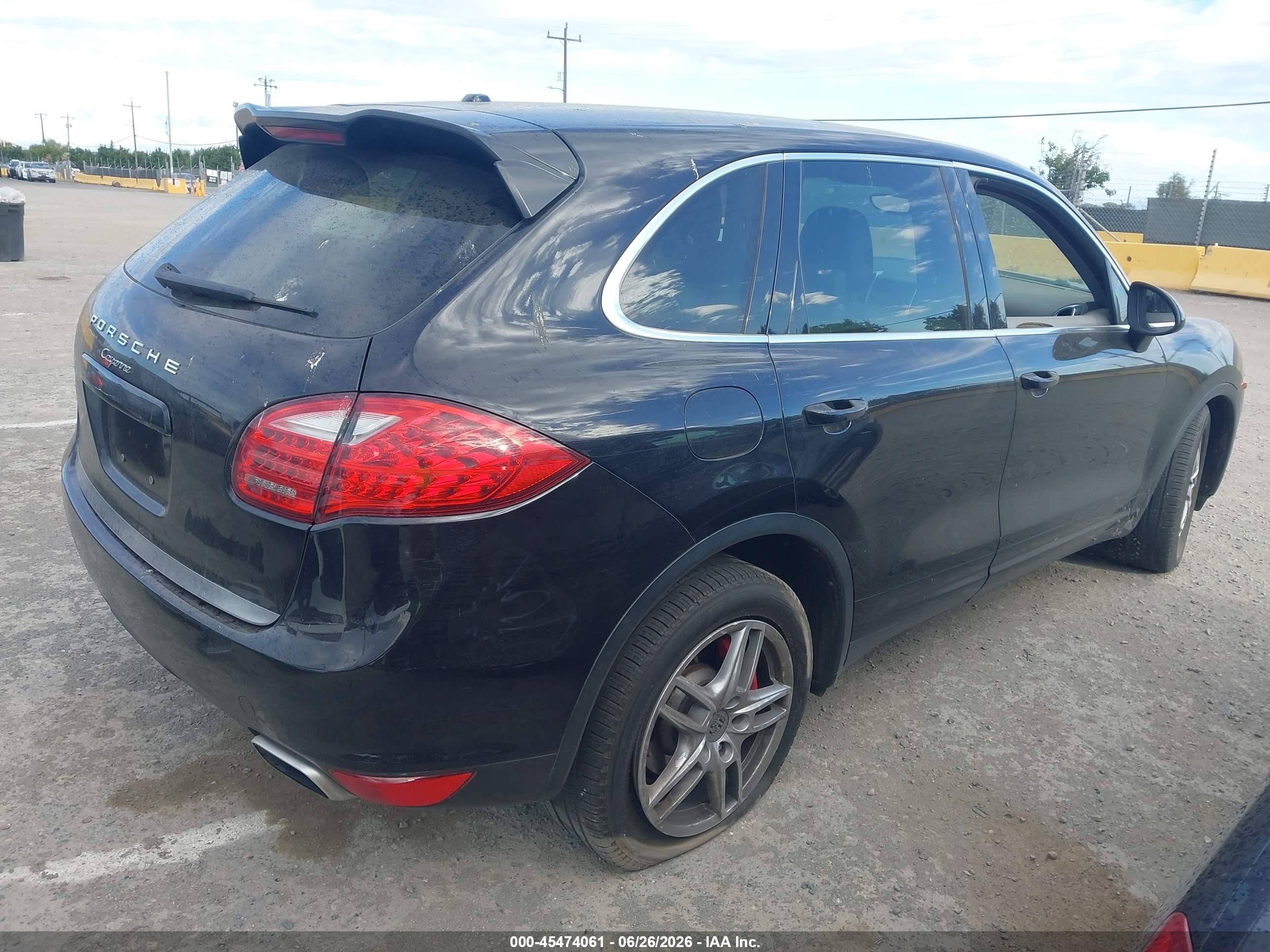 2012 Porsche Cayenne VIN WP1AA2A28CLA09706 IAAI salvage auction — Side, Salvage (California), sold $2,750 on 2026-07-09 (photo 4)