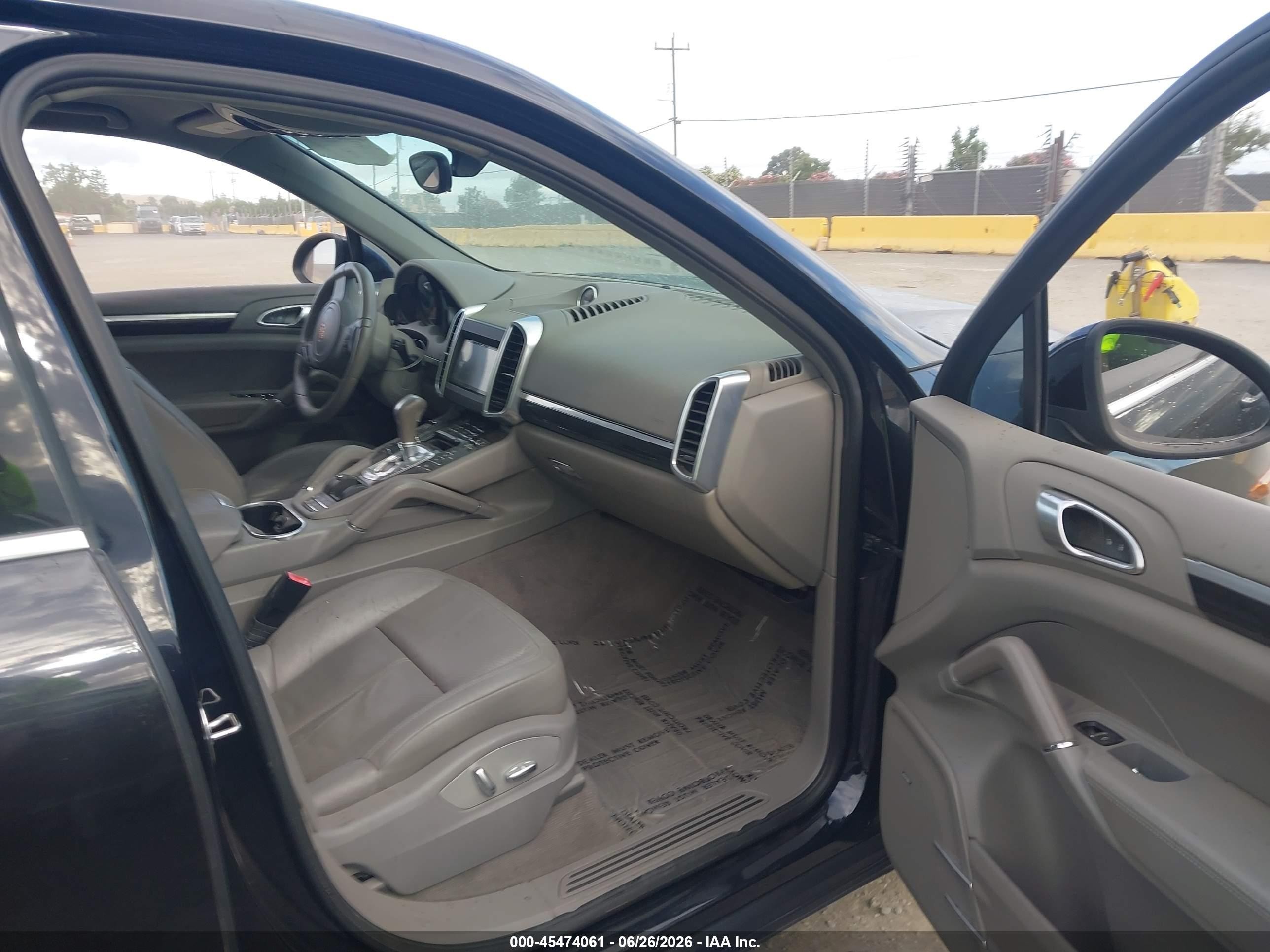 2012 Porsche Cayenne VIN WP1AA2A28CLA09706 IAAI salvage auction — Side, Salvage (California), sold $2,750 on 2026-07-09 (photo 5)