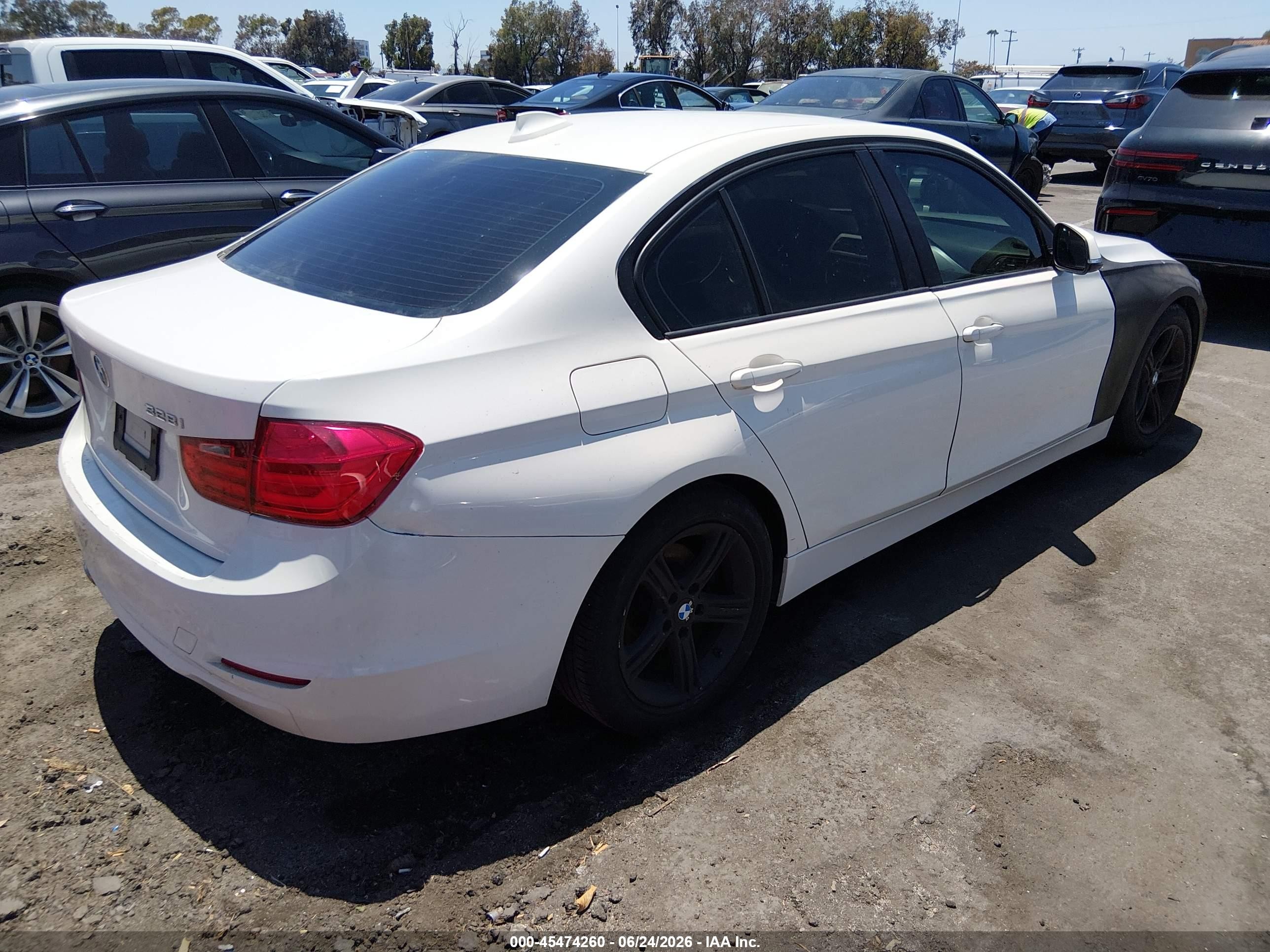 2013 BMW 3 Series VIN WBA3A5C53DF351922 IAAI salvage auction — Normal Wear, Salvage Title - Dealer (California), sold $650 on 2026-07-09 (photo 4)