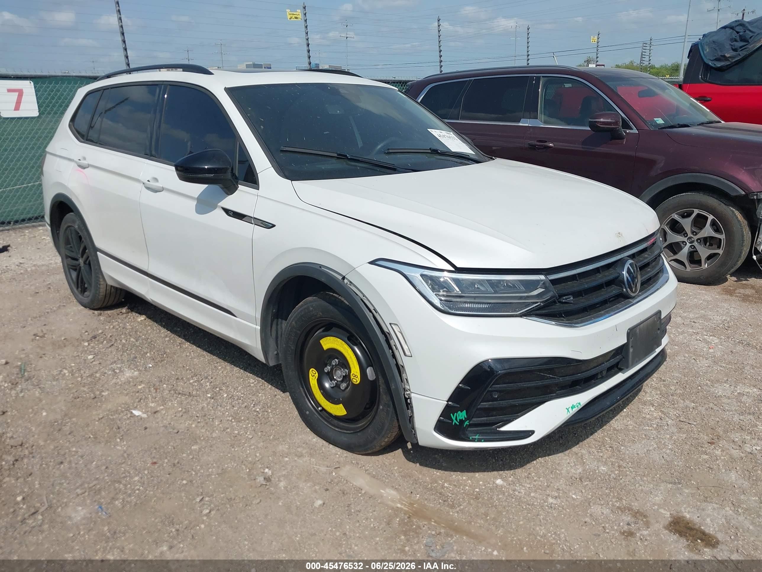 2022 Volkswagen Tiguan VIN 3VVCB7AX3NM059173 — IAAI salvage auction photo