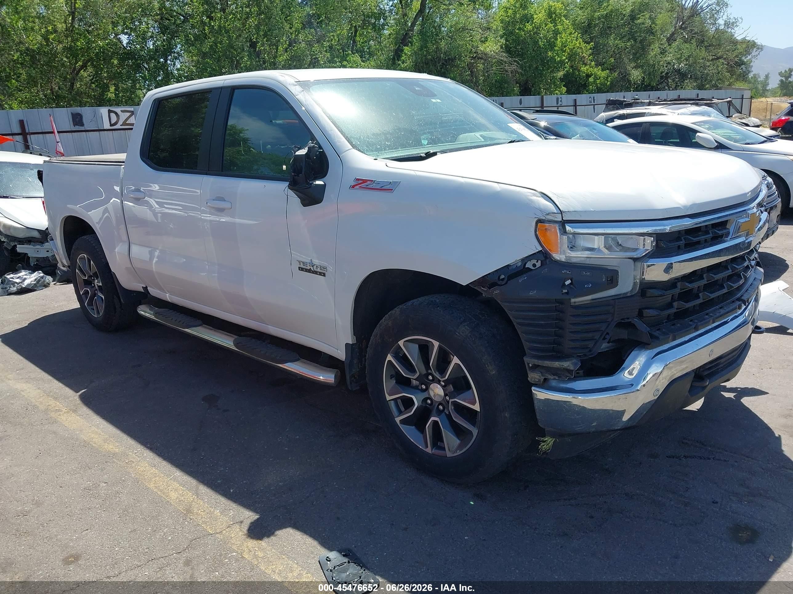2024 Chevrolet Silverado 1500 VIN 1GCUDDED2RZ118052 — IAAI salvage auction photo