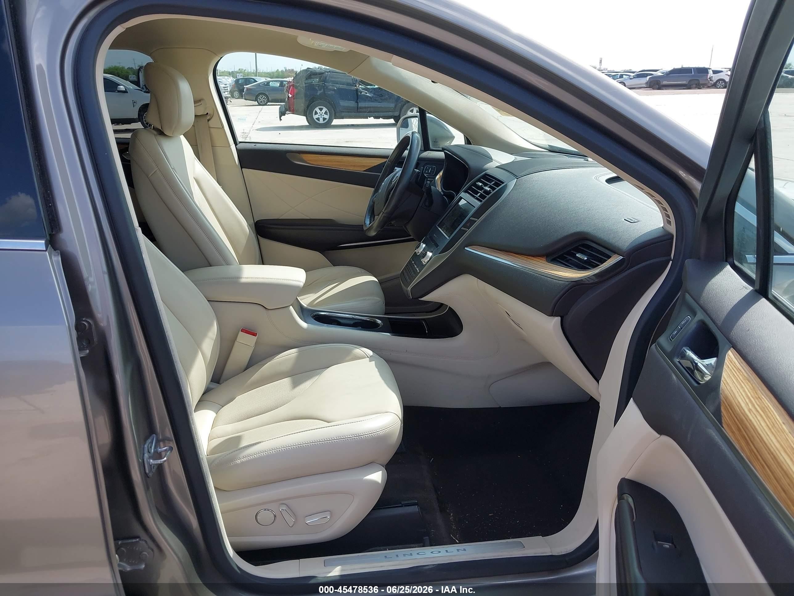 2016 Lincoln MKC VIN 5LMCJ2C98GUJ24531 IAAI salvage auction — Front End, Original (Texas), sold $3,650 on 2026-09-11 (photo 5)
