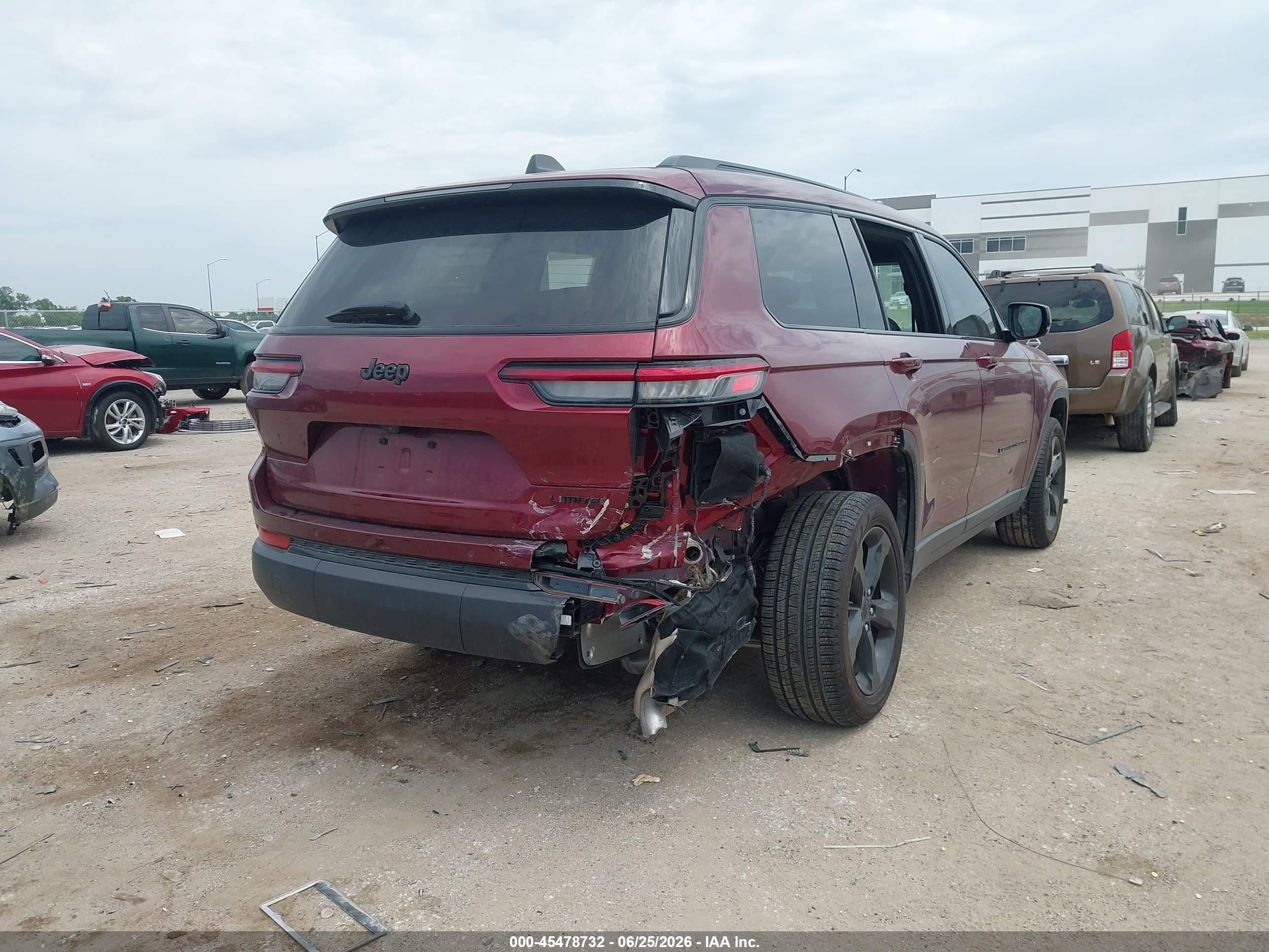 2025 Jeep Grand cherokee VIN 1C4RJJBG2S8651669 IAAI salvage auction — Rear End, Original (Texas), sold $15,400 on 2026-08-28 (photo 4)