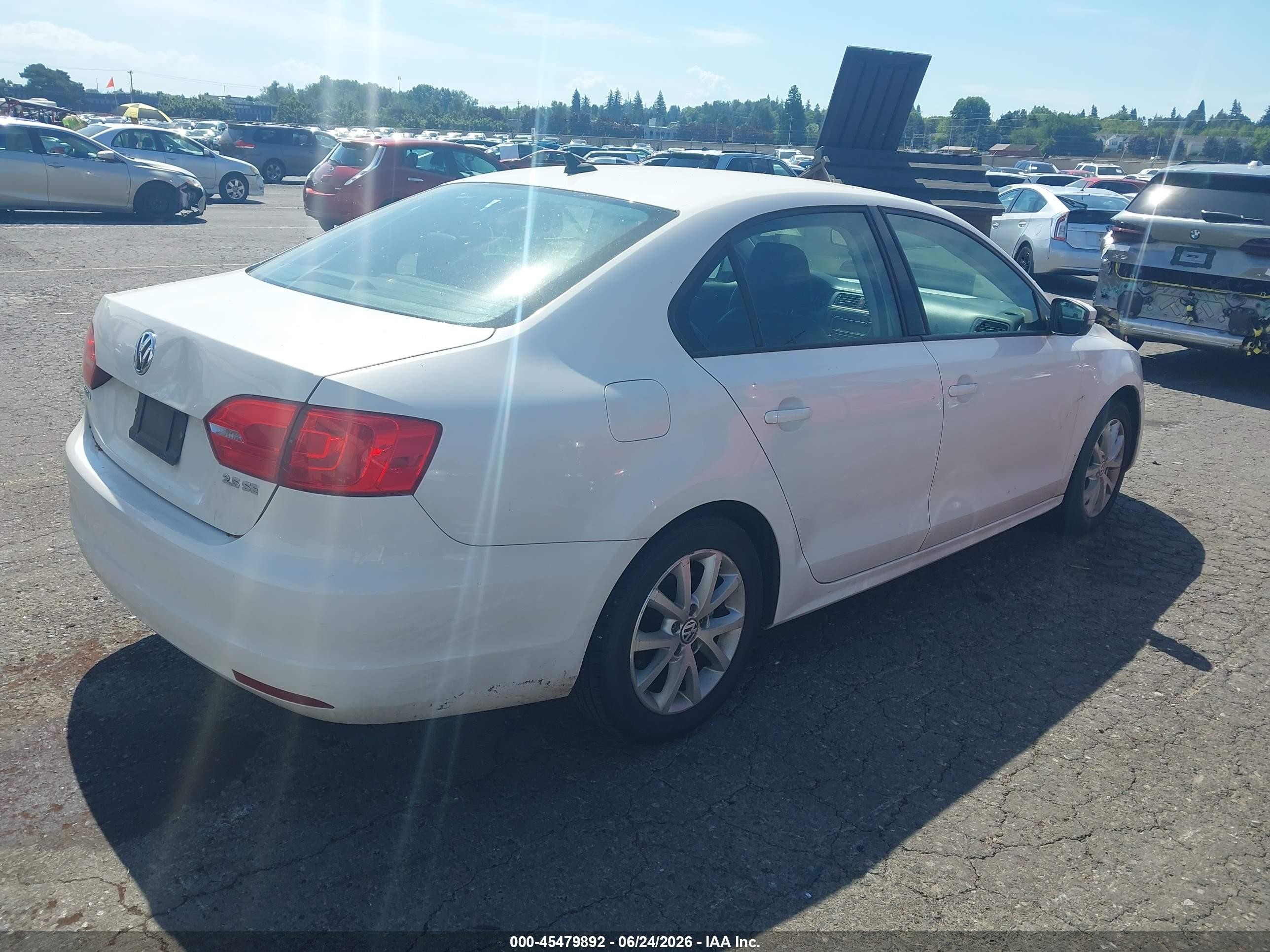 2012 Volkswagen Jetta VIN 3VWDP7AJ8CM406510 IAAI salvage auction — Normal Wear, Clear-Dealer Only (Oregon), sold $300 on 2026-07-09 (photo 4)