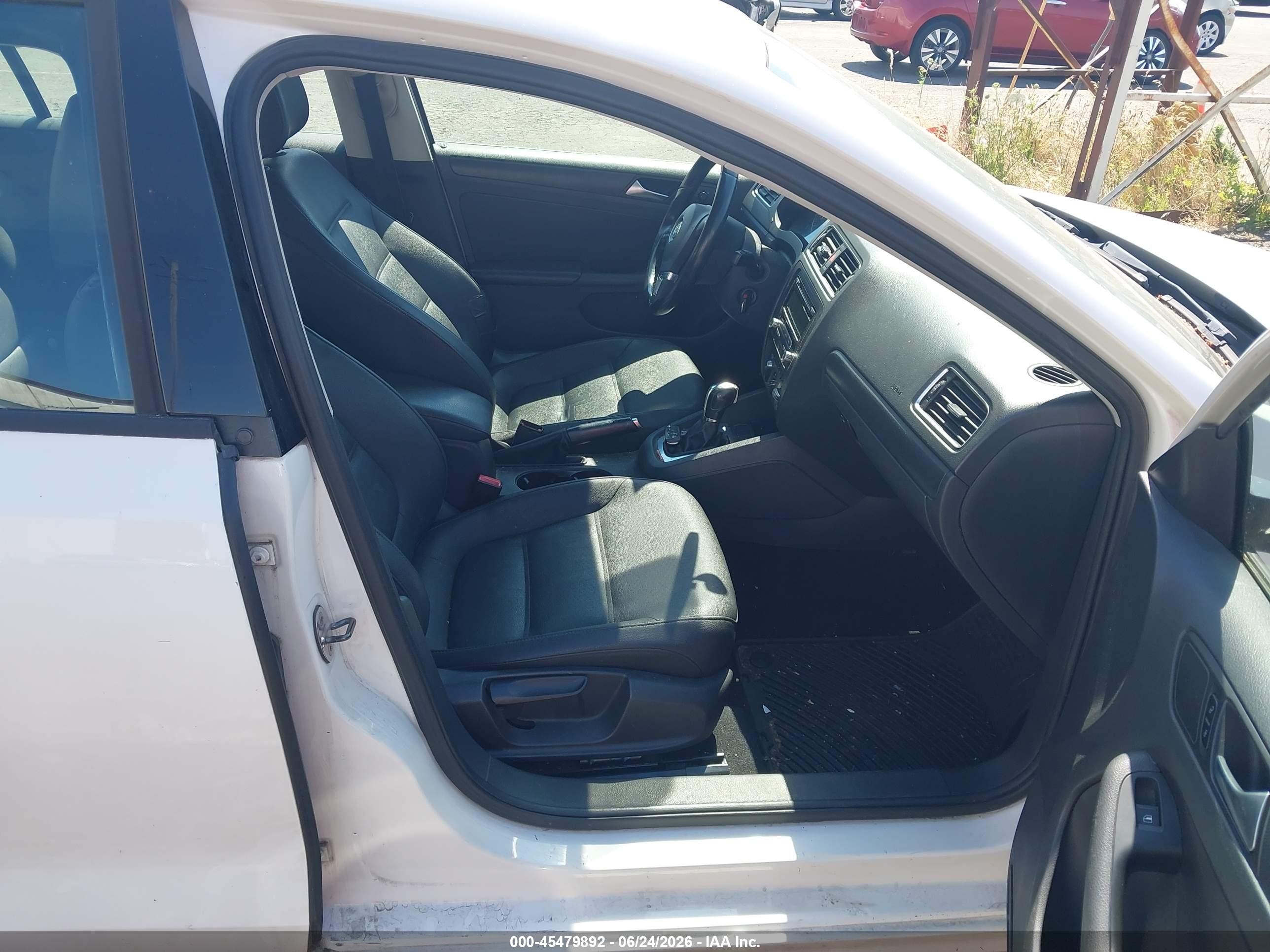 2012 Volkswagen Jetta VIN 3VWDP7AJ8CM406510 IAAI salvage auction — Normal Wear, Clear-Dealer Only (Oregon), sold $300 on 2026-07-09 (photo 5)