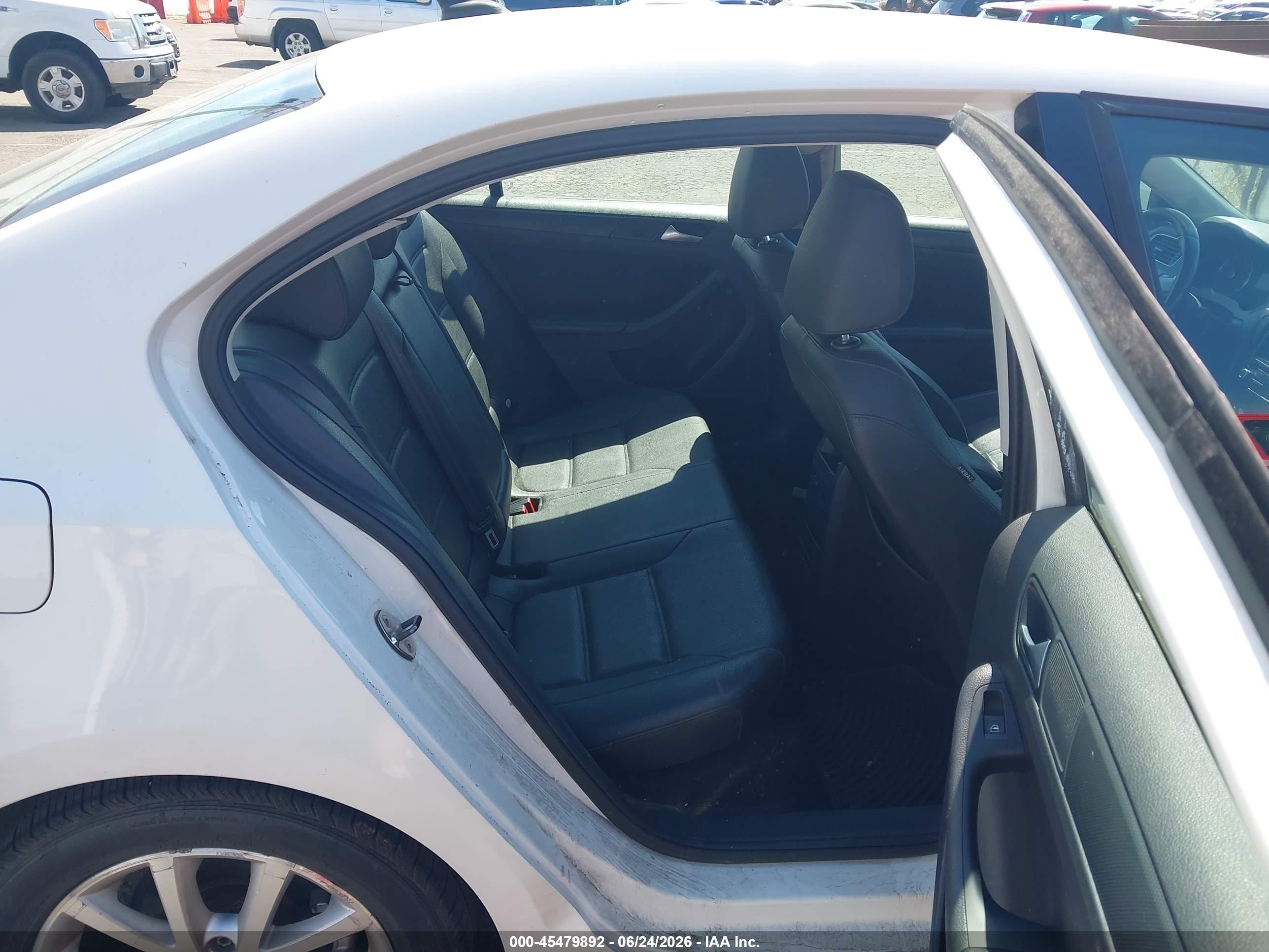 2012 Volkswagen Jetta VIN 3VWDP7AJ8CM406510 IAAI salvage auction — Normal Wear, Clear-Dealer Only (Oregon), sold $300 on 2026-07-09 (photo 8)