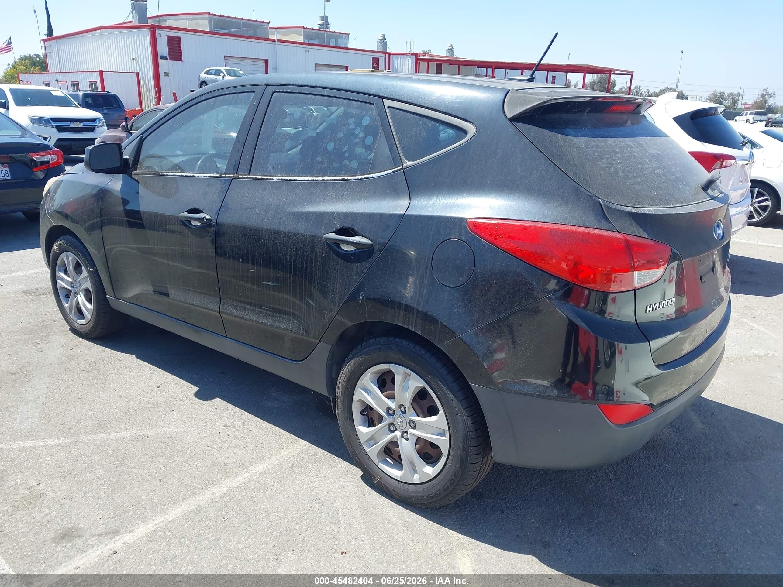 2010 Hyundai Tucson VIN KM8JT3AC7AU099640 IAAI salvage auction — Normal Wear, Clear - Dealer Only (California), sold $525 on 2026-07-09 (photo 3)