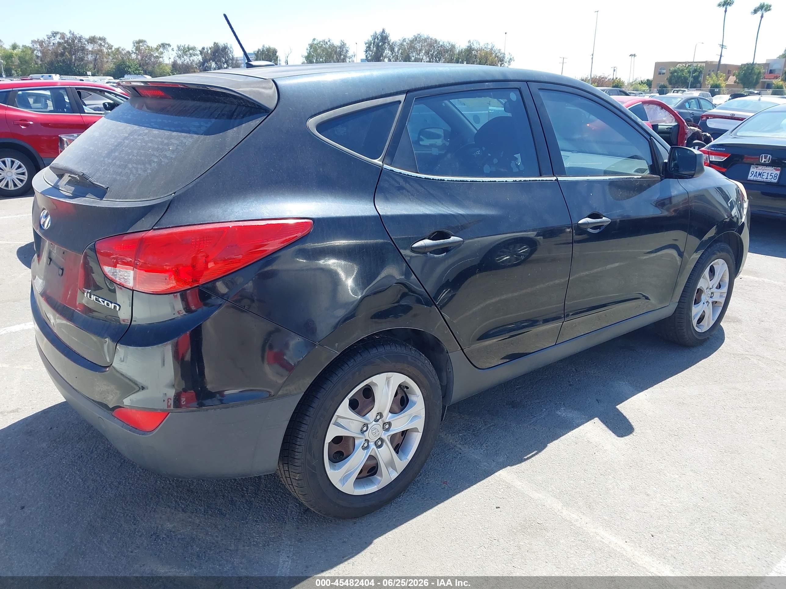 2010 Hyundai Tucson VIN KM8JT3AC7AU099640 IAAI salvage auction — Normal Wear, Clear - Dealer Only (California), sold $525 on 2026-07-09 (photo 4)