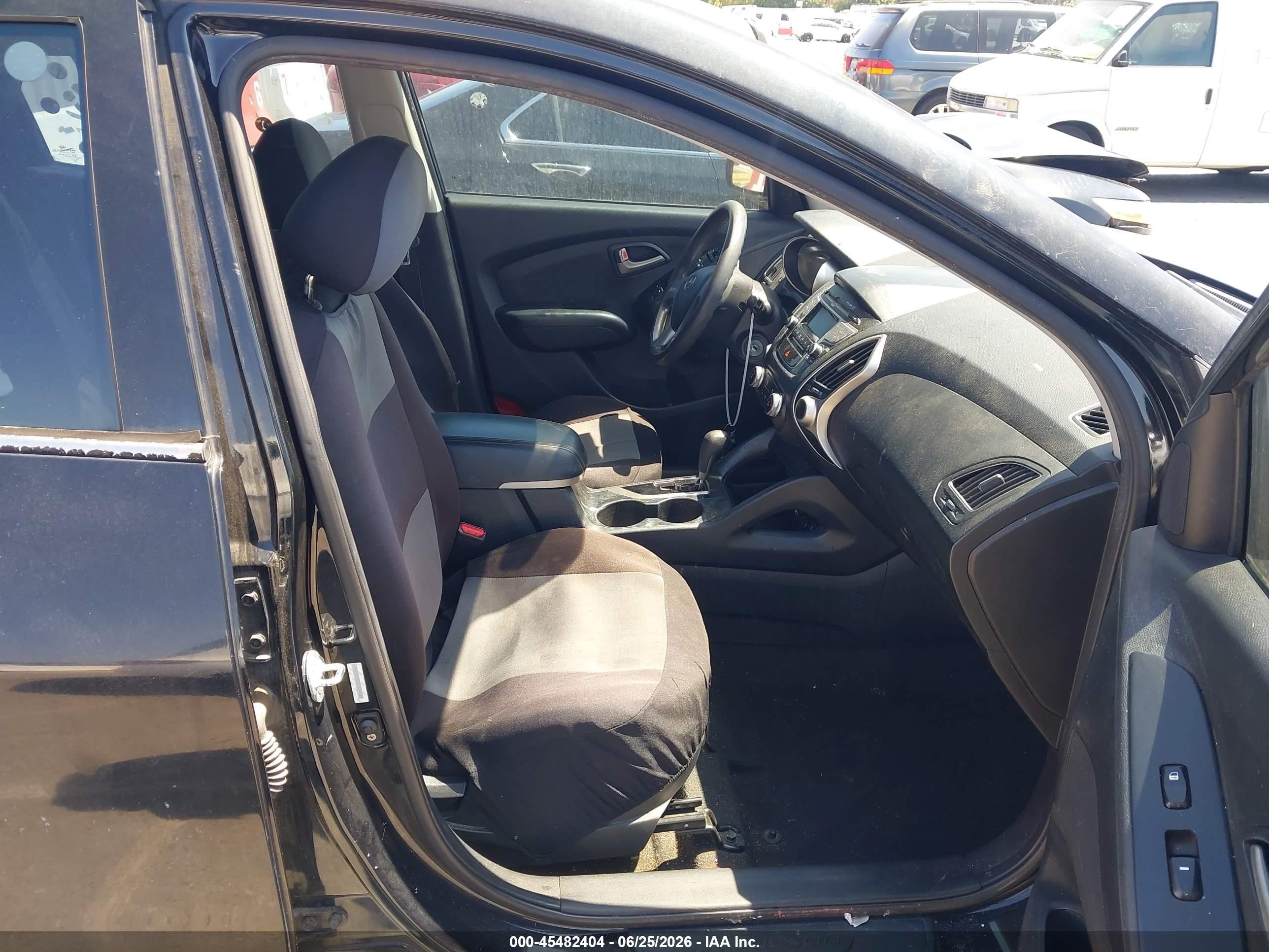 2010 Hyundai Tucson VIN KM8JT3AC7AU099640 IAAI salvage auction — Normal Wear, Clear - Dealer Only (California), sold $525 on 2026-07-09 (photo 5)
