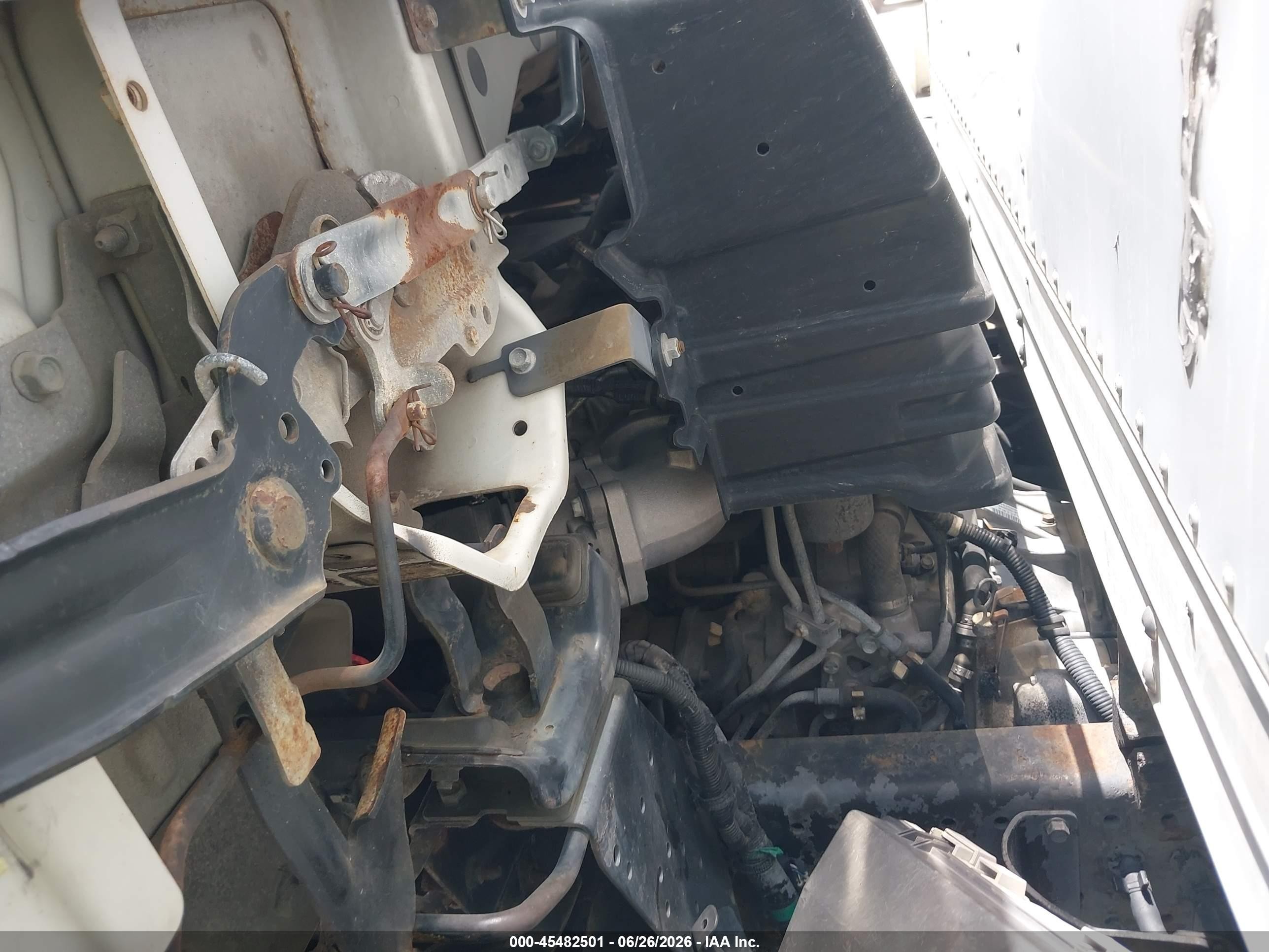 2015 Isuzu NPR VIN JALC4W164F7002260 IAAI salvage auction — Front End, Salvage (Texas), sold $3,900 on 2026-08-10 (photo 9)