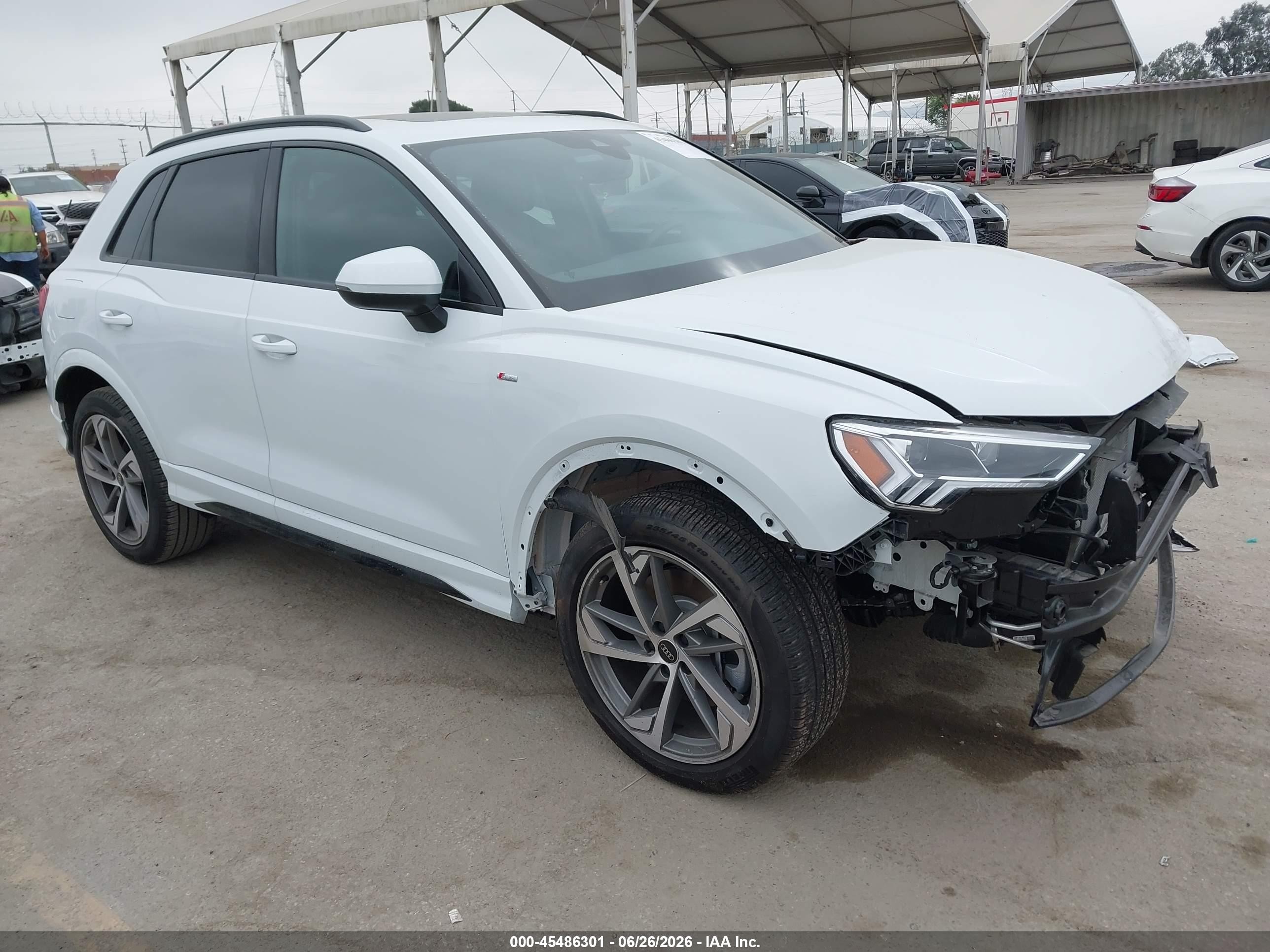 2025 Audi Q3 VIN WA1DECF32S1110321 — IAAI salvage auction photo