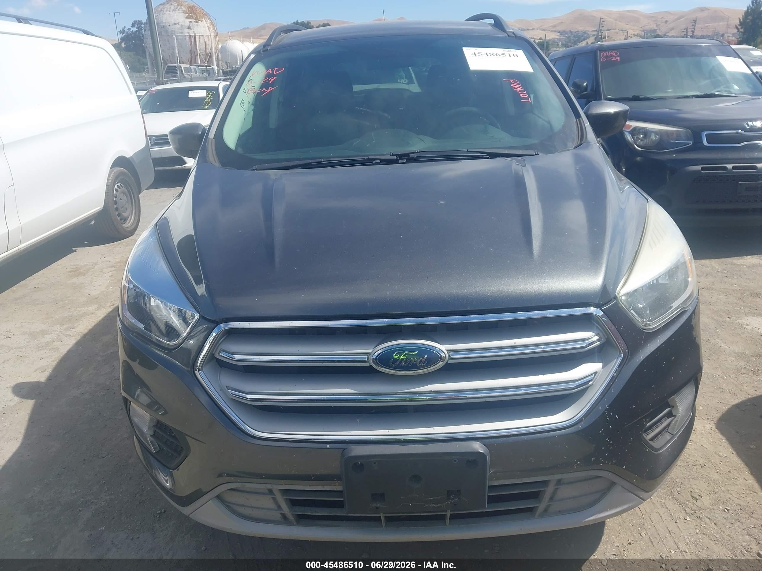 2018 Ford Escape VIN 1FMCU9GD5JUA10768 IAAI salvage auction — Normal Wear, Clear - Dealer Only (California), sold $1,000 on 2026-07-09 (photo 6)