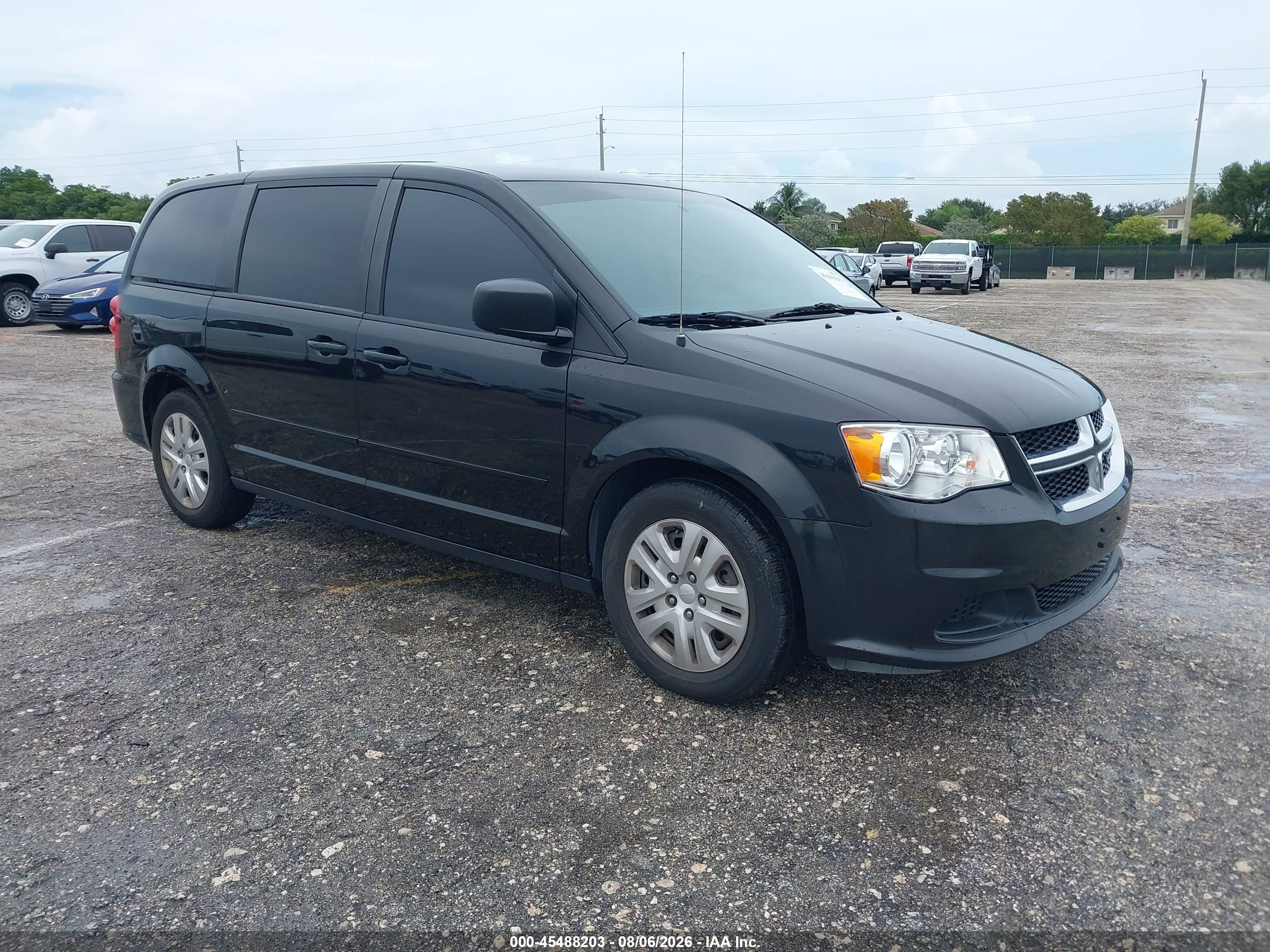2017 Dodge Grand Caravan VIN 2C4RDGBG1HR836268 — IAAI salvage auction photo